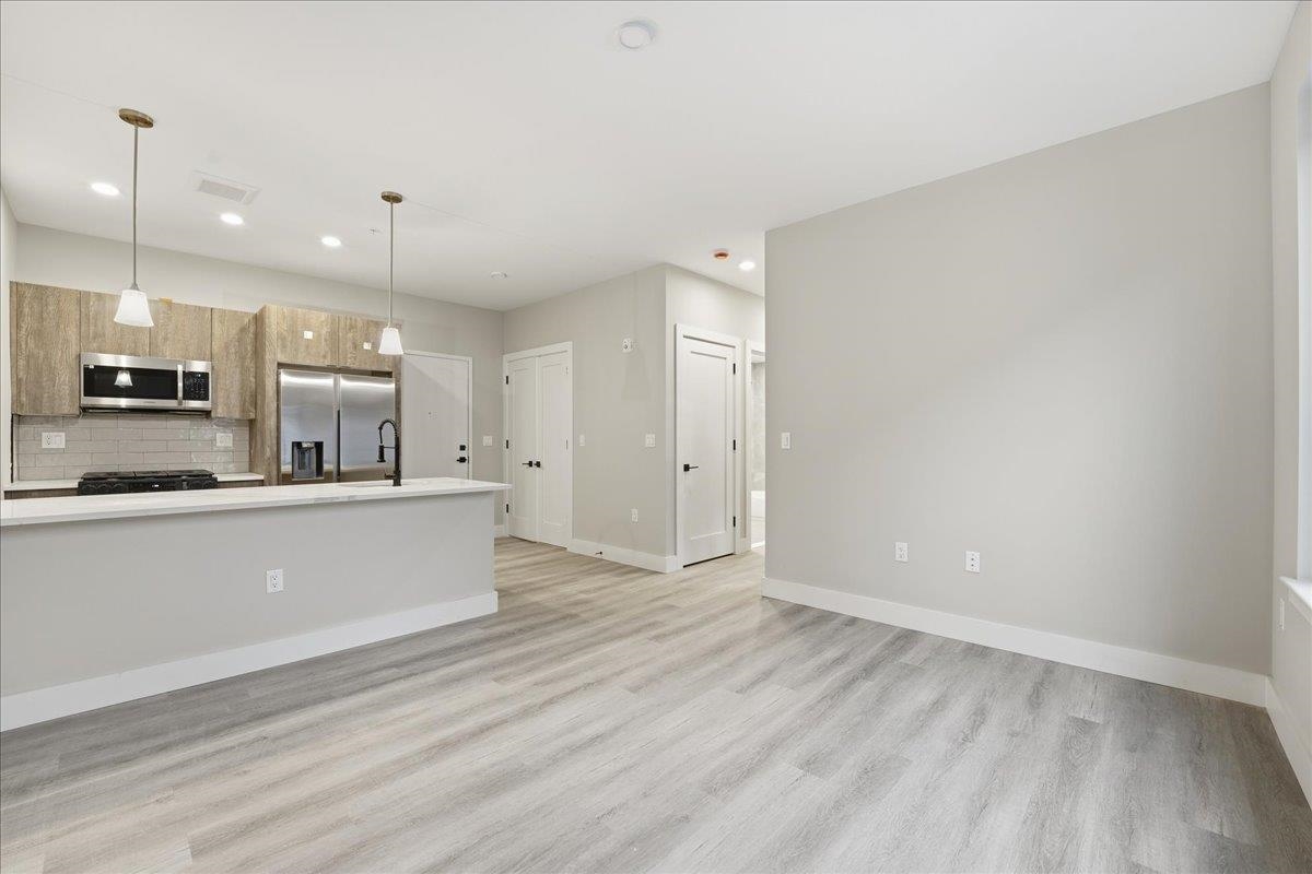 3516 JOHN F KENNEDY BLVD Unit: 204