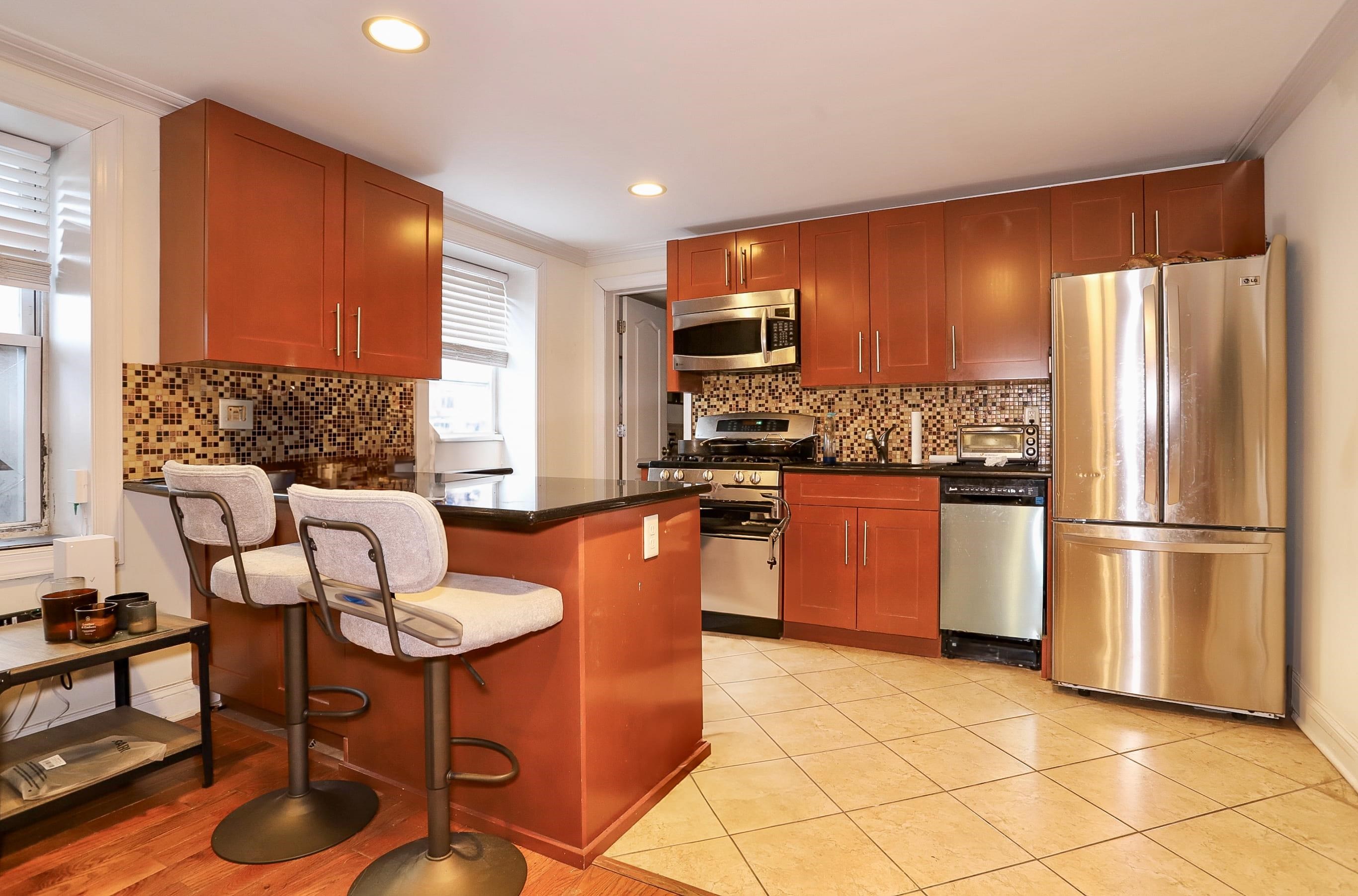 939 WASHINGTON ST Unit: A1