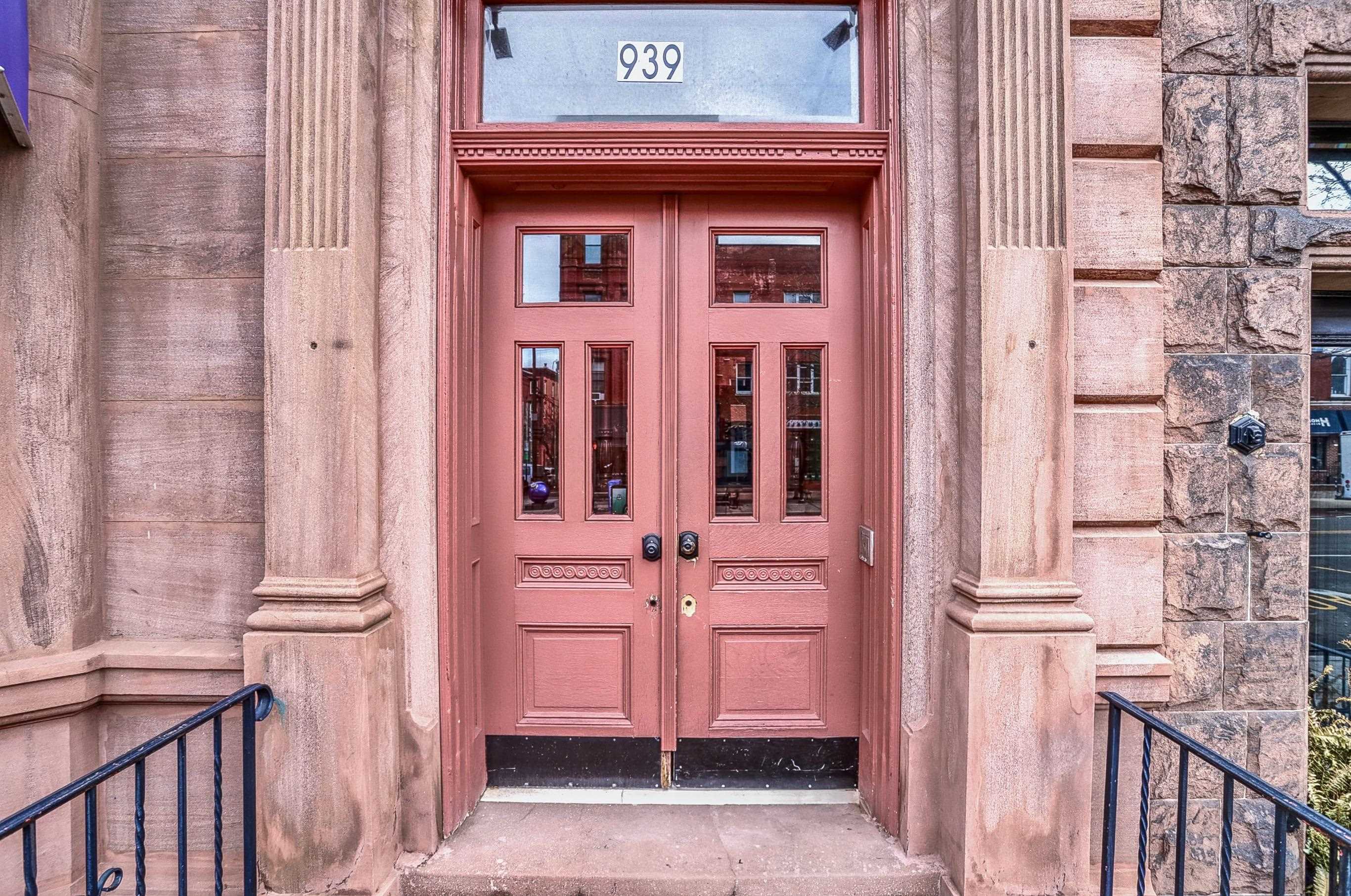 939 WASHINGTON ST Unit: A1