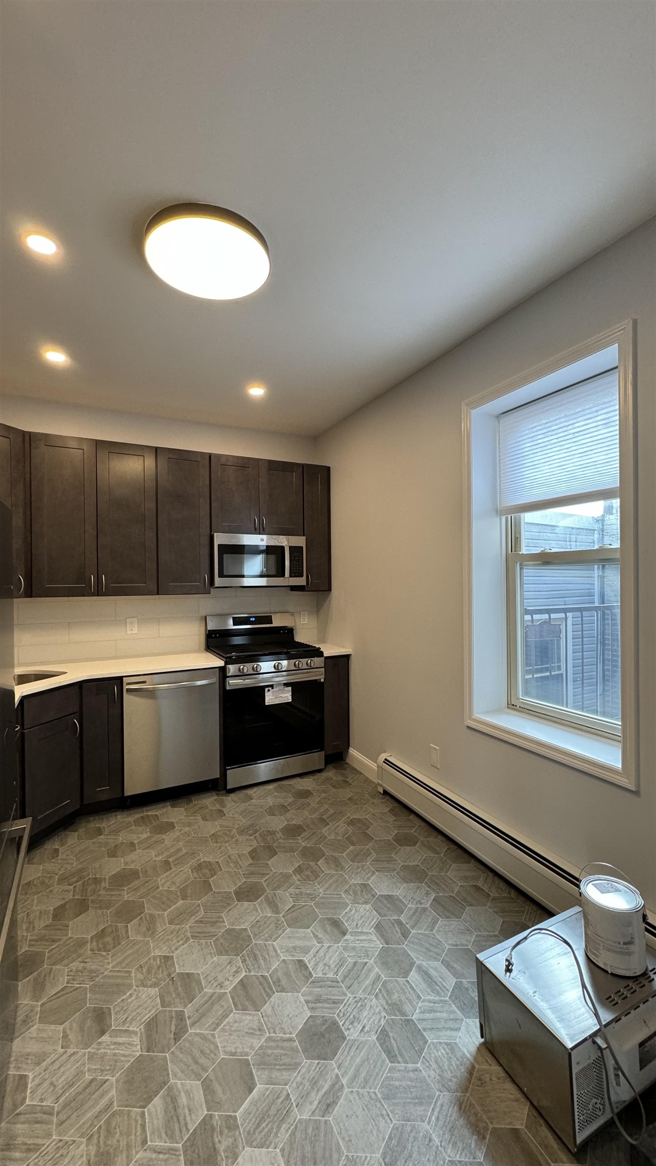 76 BEACON AVE Unit: 3B