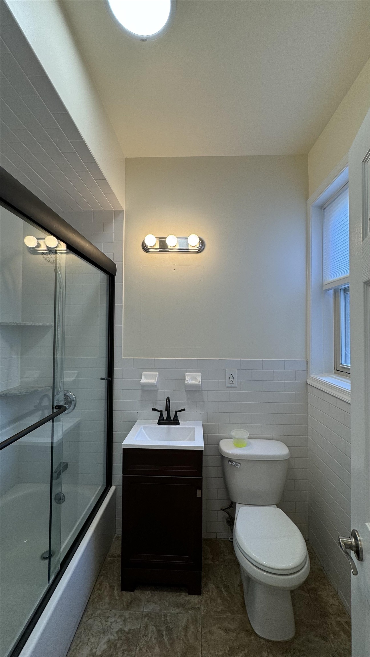 76 BEACON AVE Unit: 3B