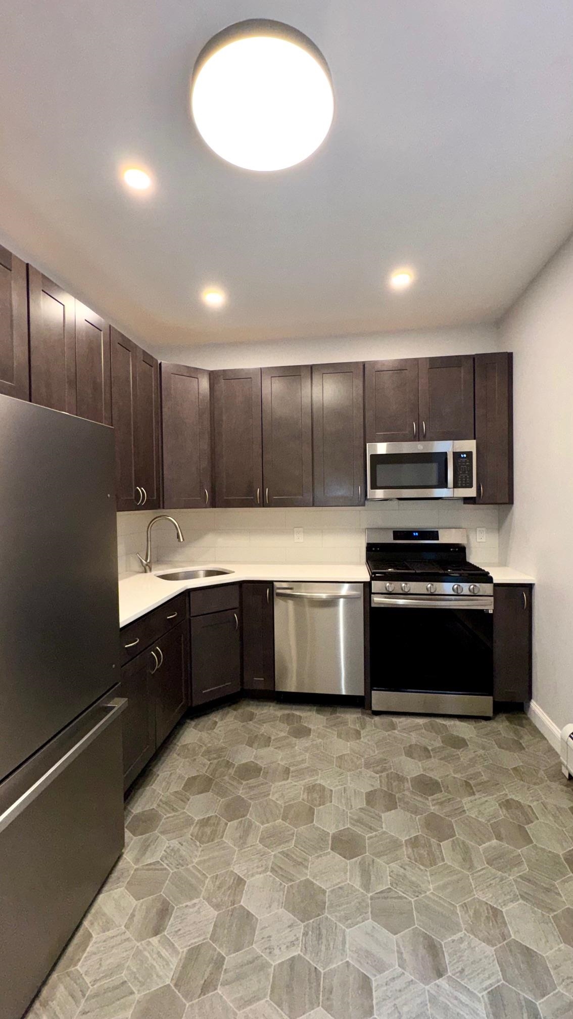 76 BEACON AVE Unit: 3B
