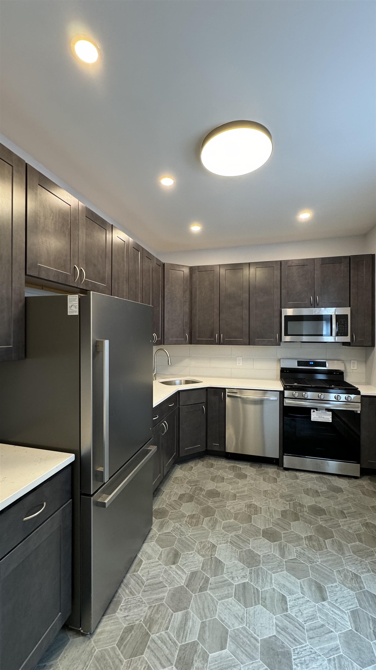76 BEACON AVE Unit: 3B