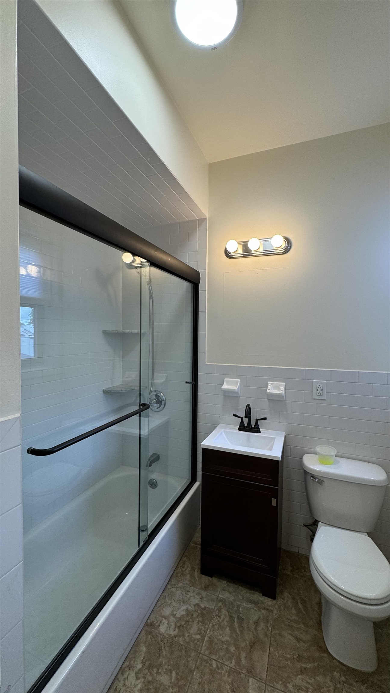 76 BEACON AVE Unit: 3B