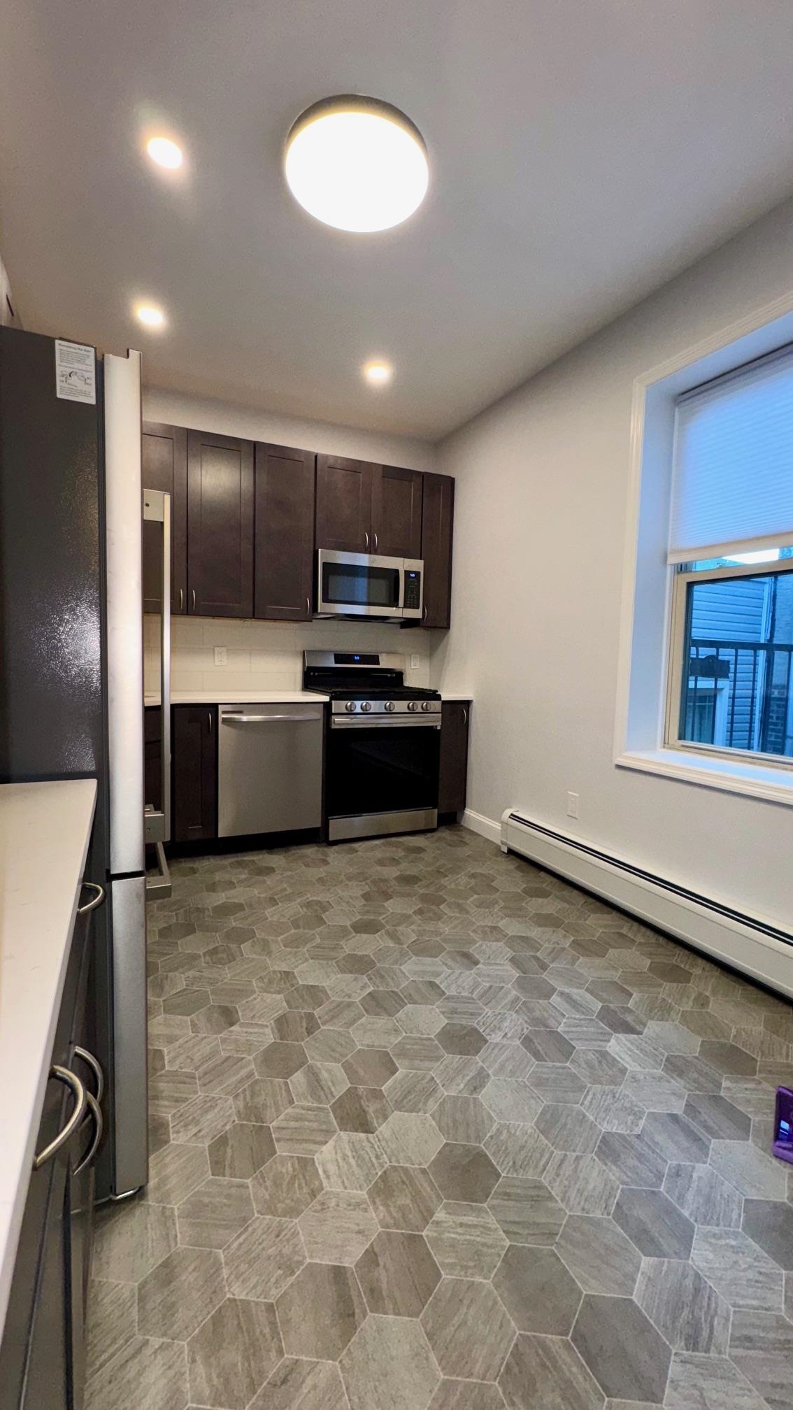 76 BEACON AVE Unit: 3B