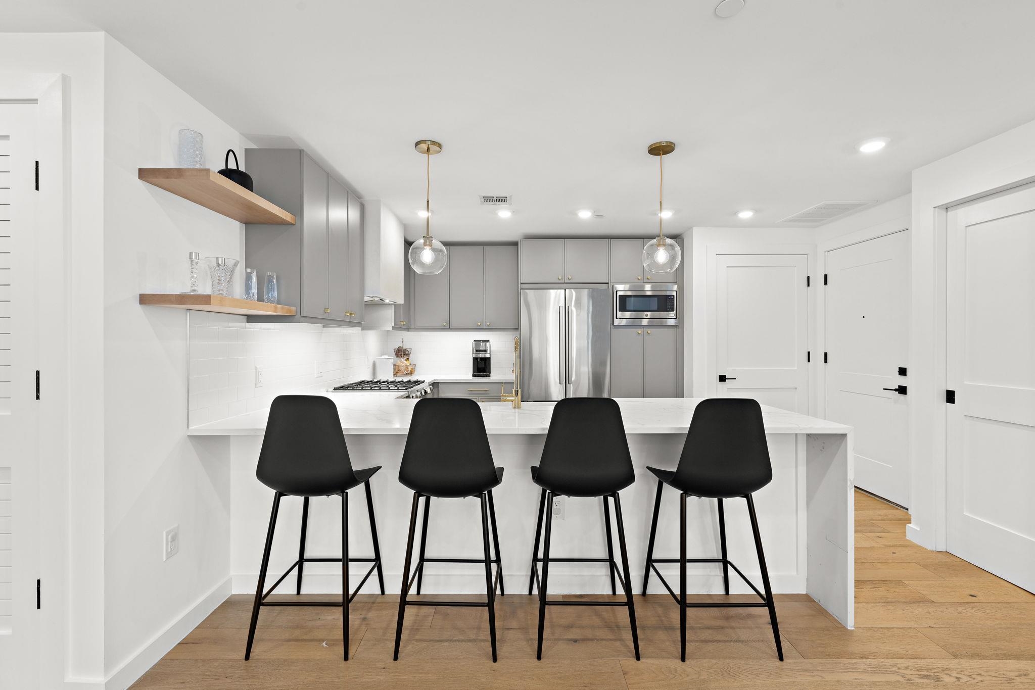 830 PARK AVE Unit: 201