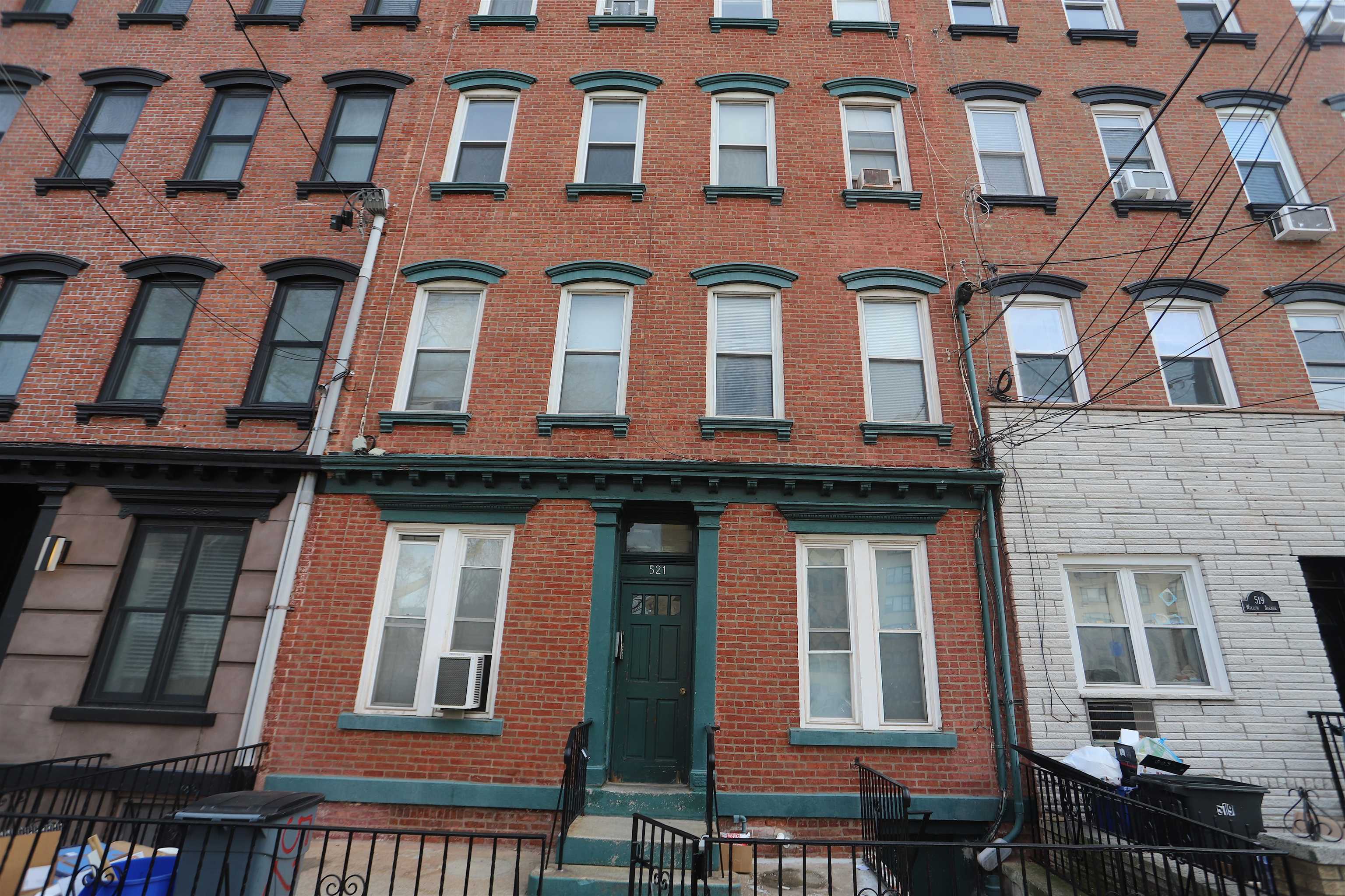 521 WILLOW AVE Unit: 4R