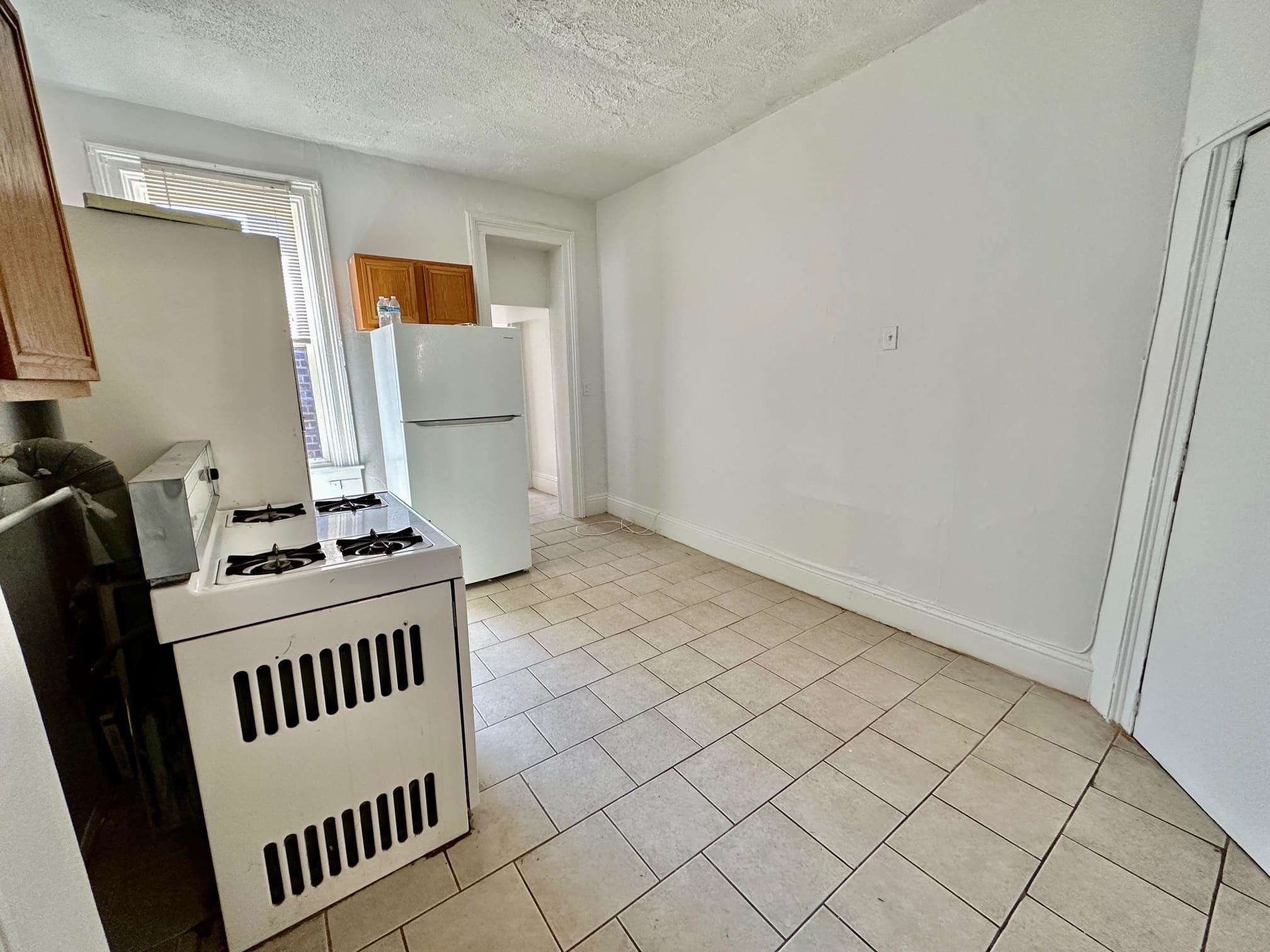 521 WILLOW AVE Unit: 4R