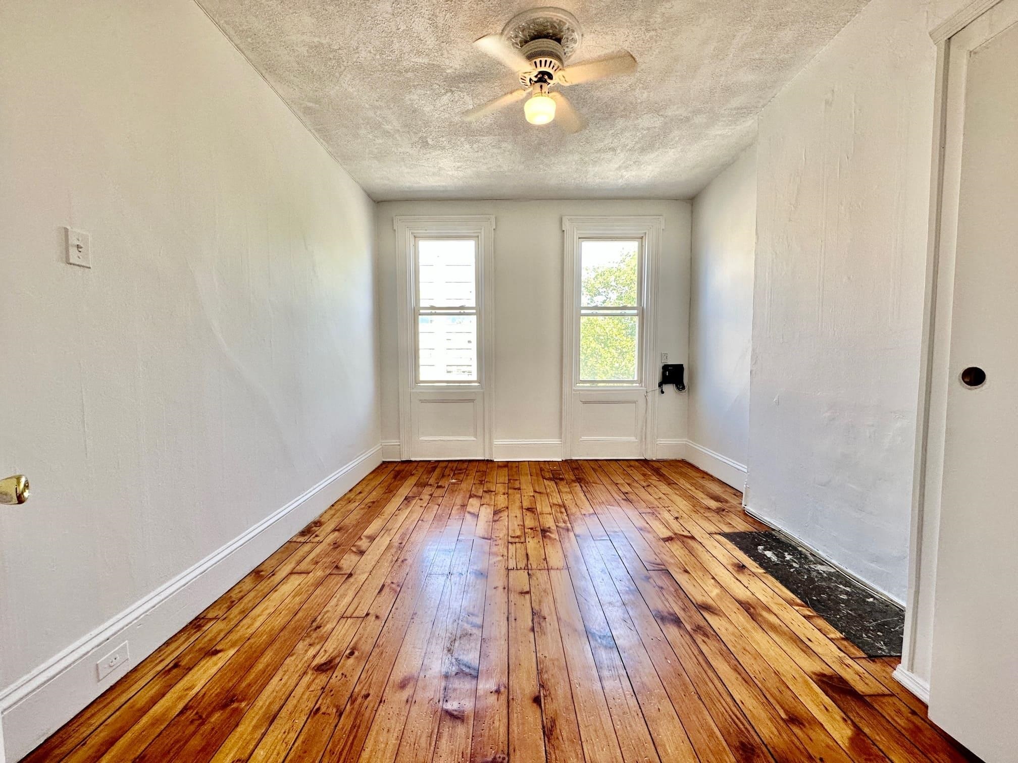 521 WILLOW AVE Unit: 4R