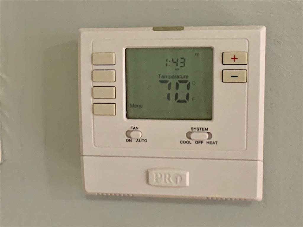 2700 SUMMIT AVE Unit: 202