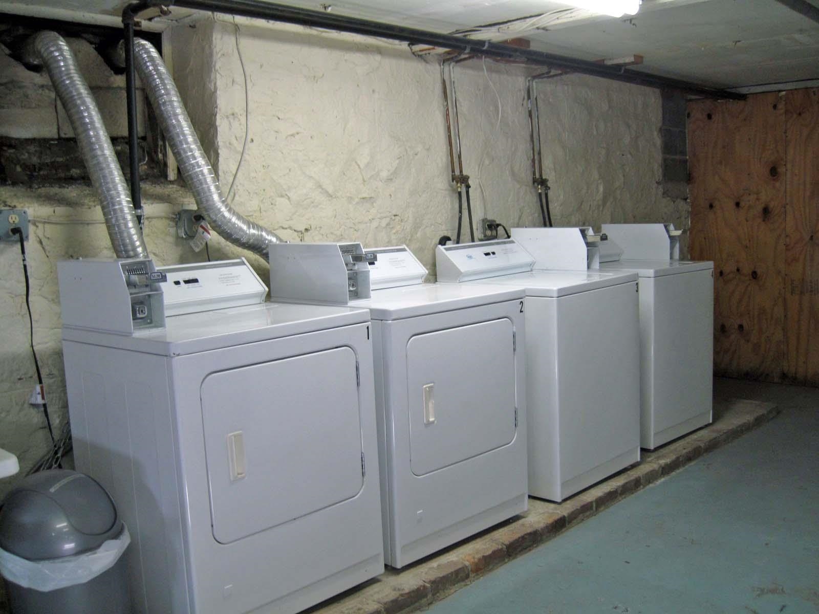 275 WEBSTER AVE Unit: 8