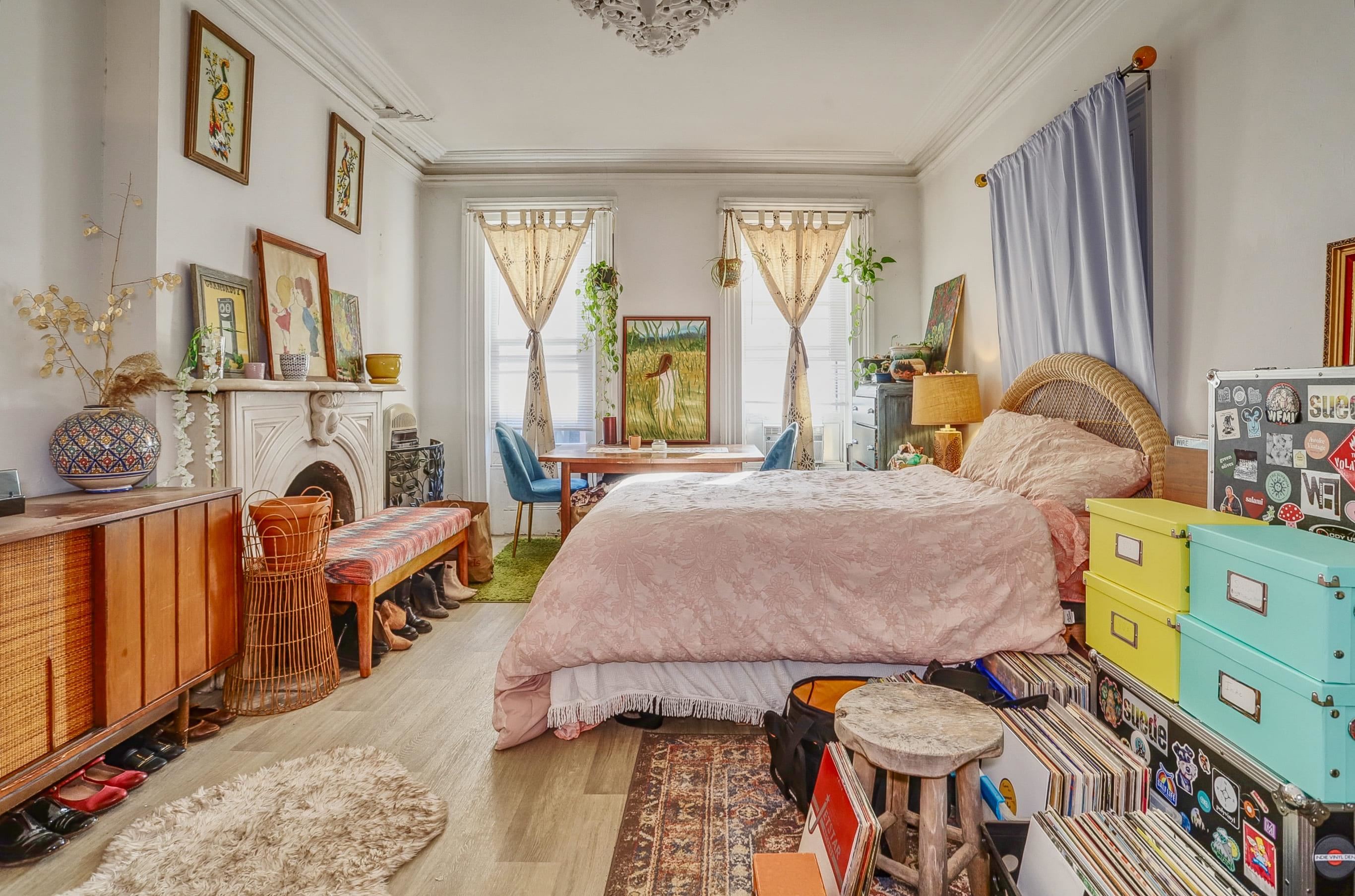 271 OGDEN AVE Unit: 2 (parlor level)