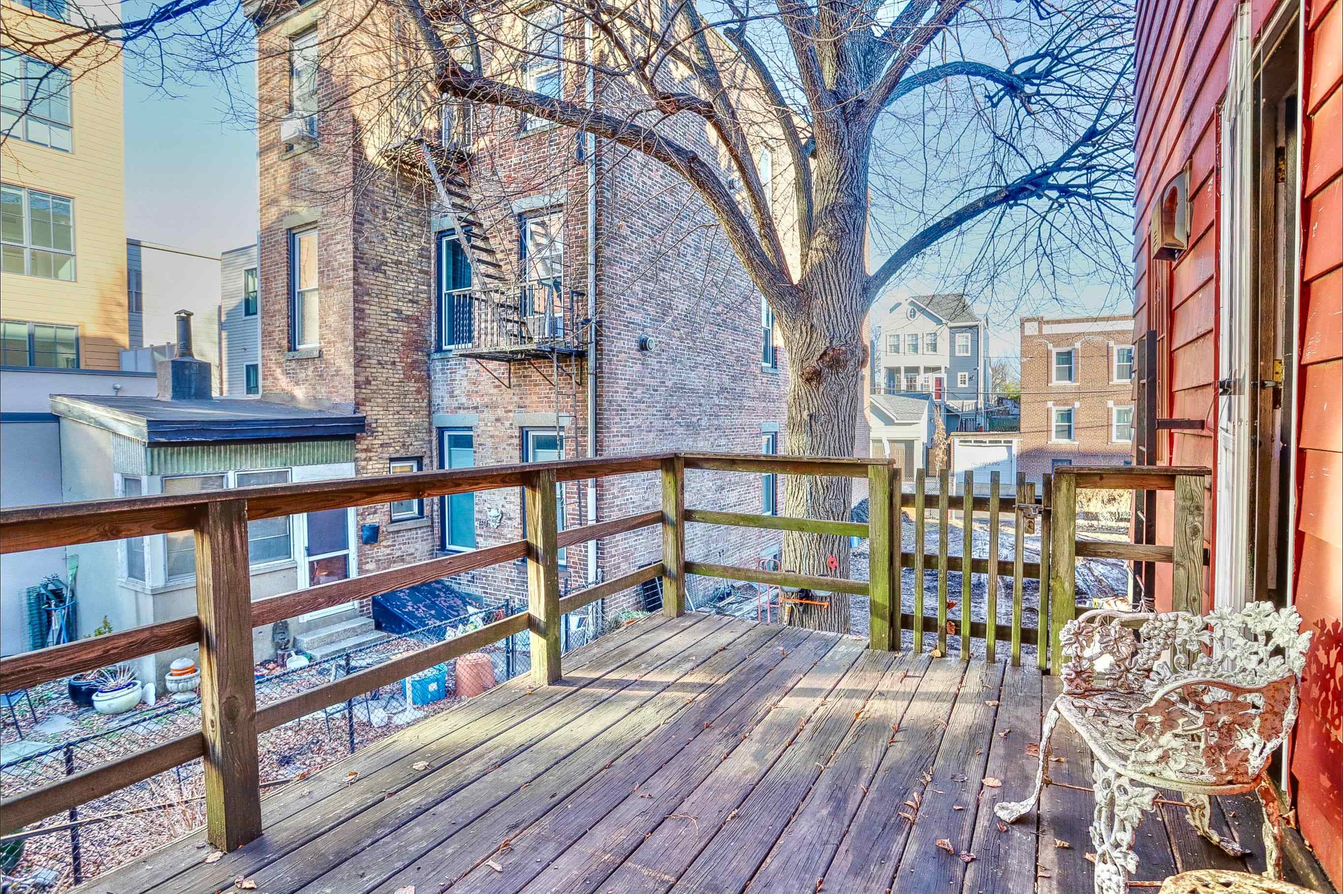 271 OGDEN AVE Unit: 2 (parlor level)