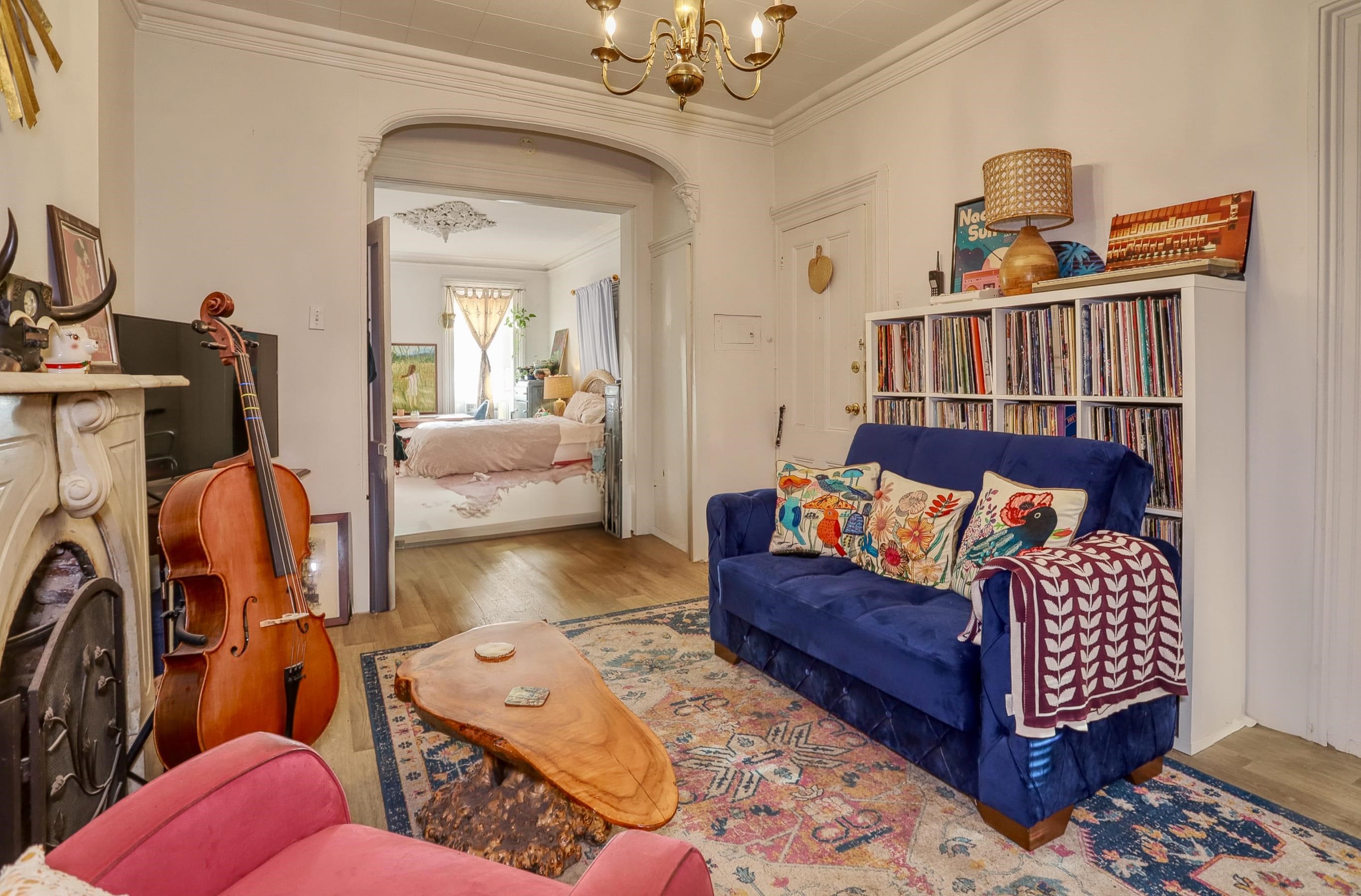 271 OGDEN AVE Unit: 2 (parlor level)