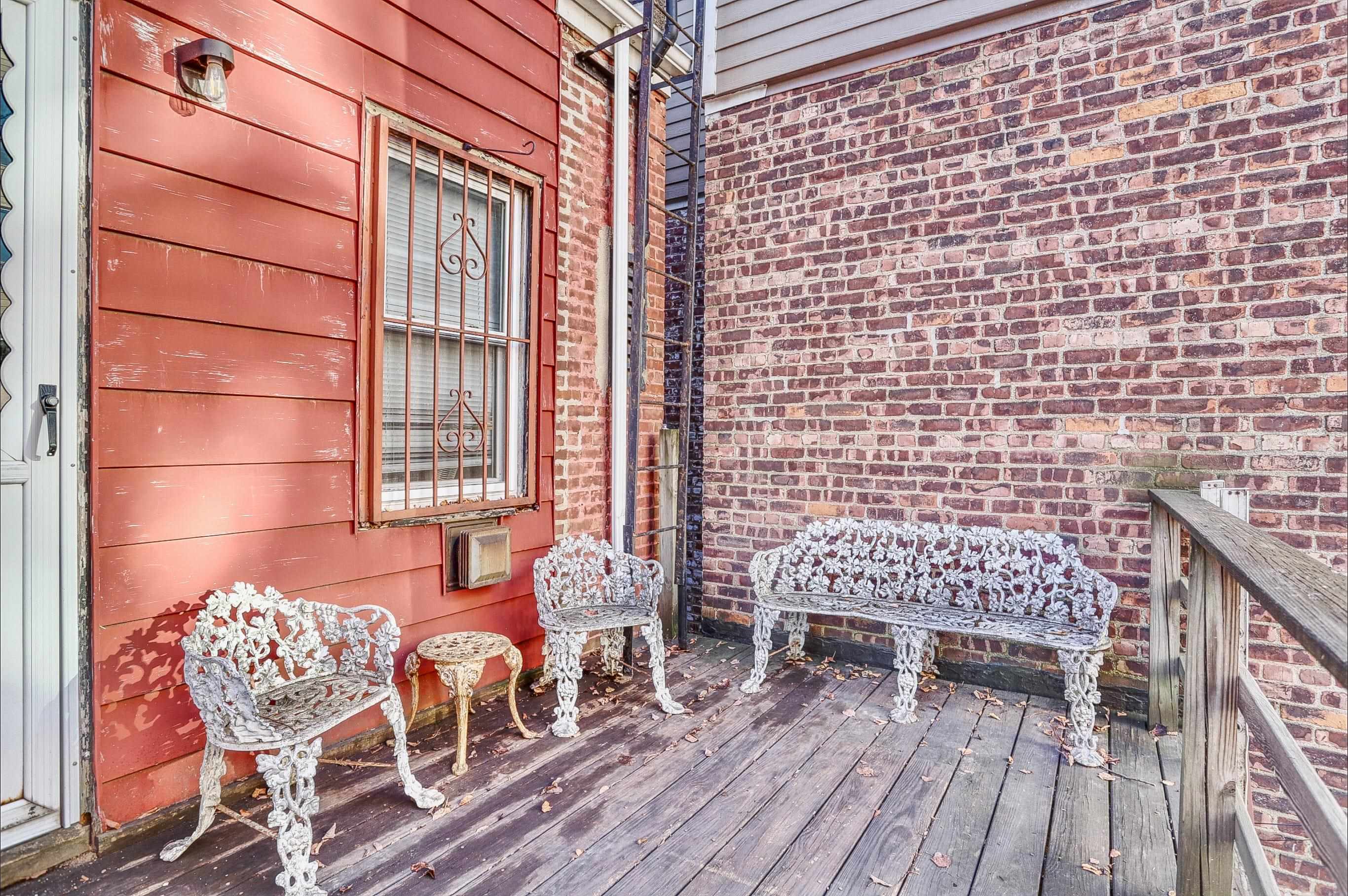 271 OGDEN AVE Unit: 2 (parlor level)