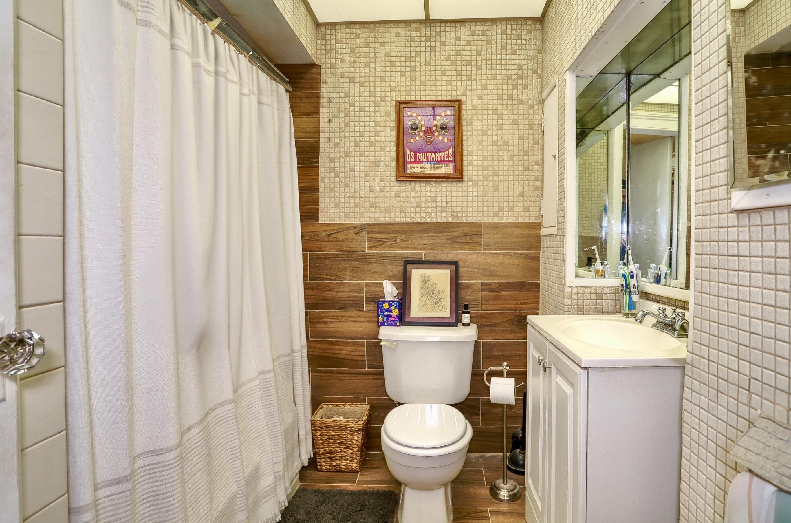 271 OGDEN AVE Unit: 2 (parlor level)