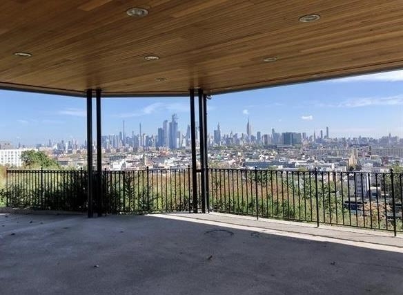 271 OGDEN AVE Unit: 2 (parlor level)