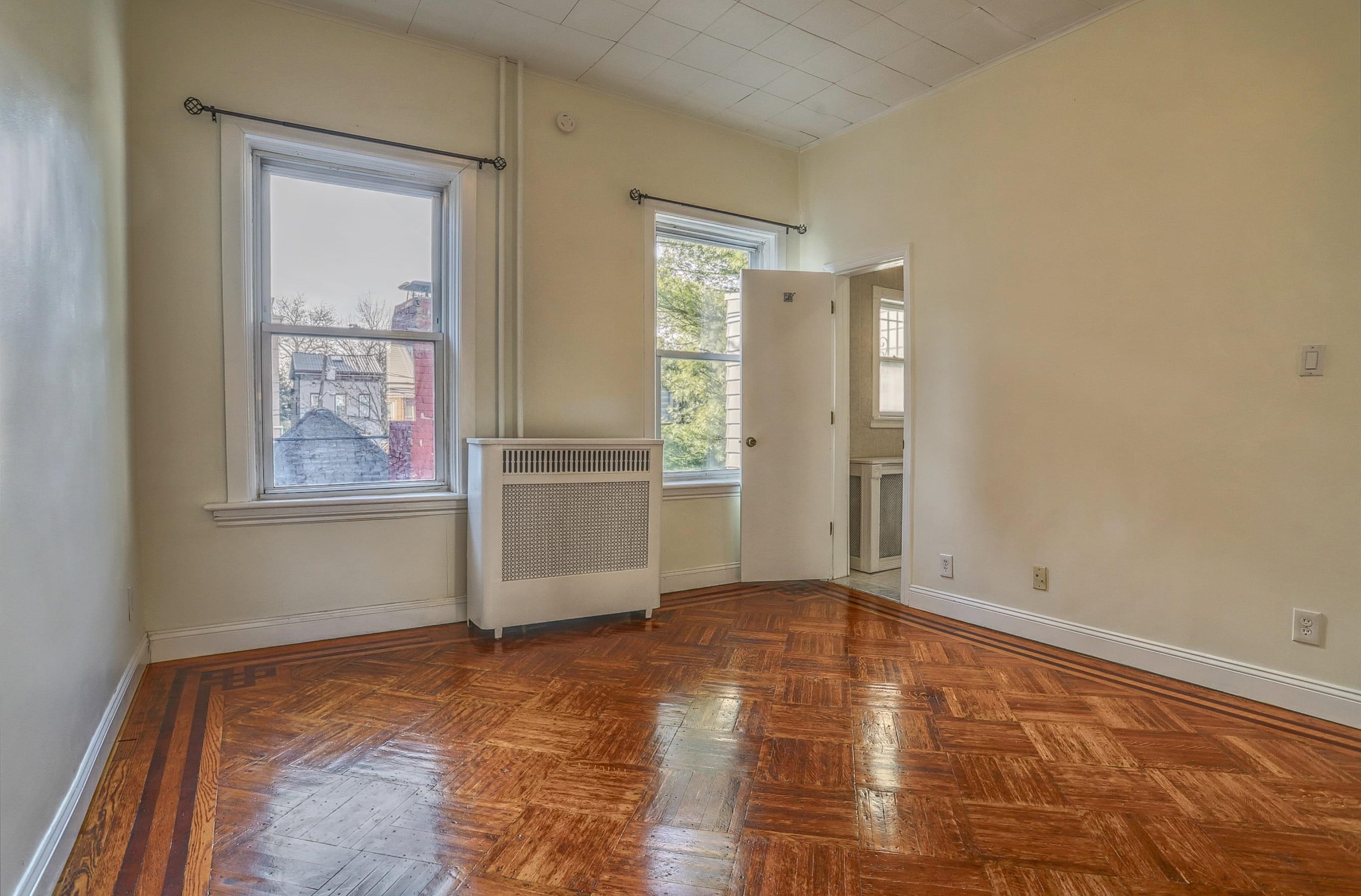 207 JEWETT AVE Unit: 2