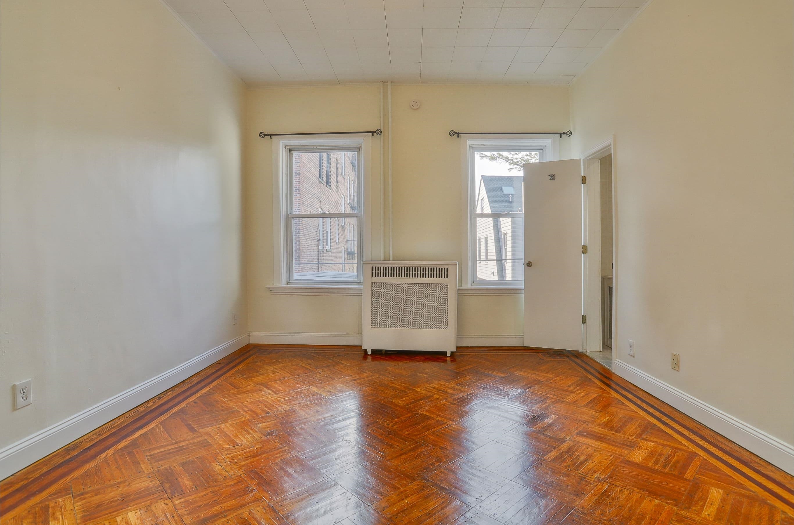 207 JEWETT AVE Unit: 2