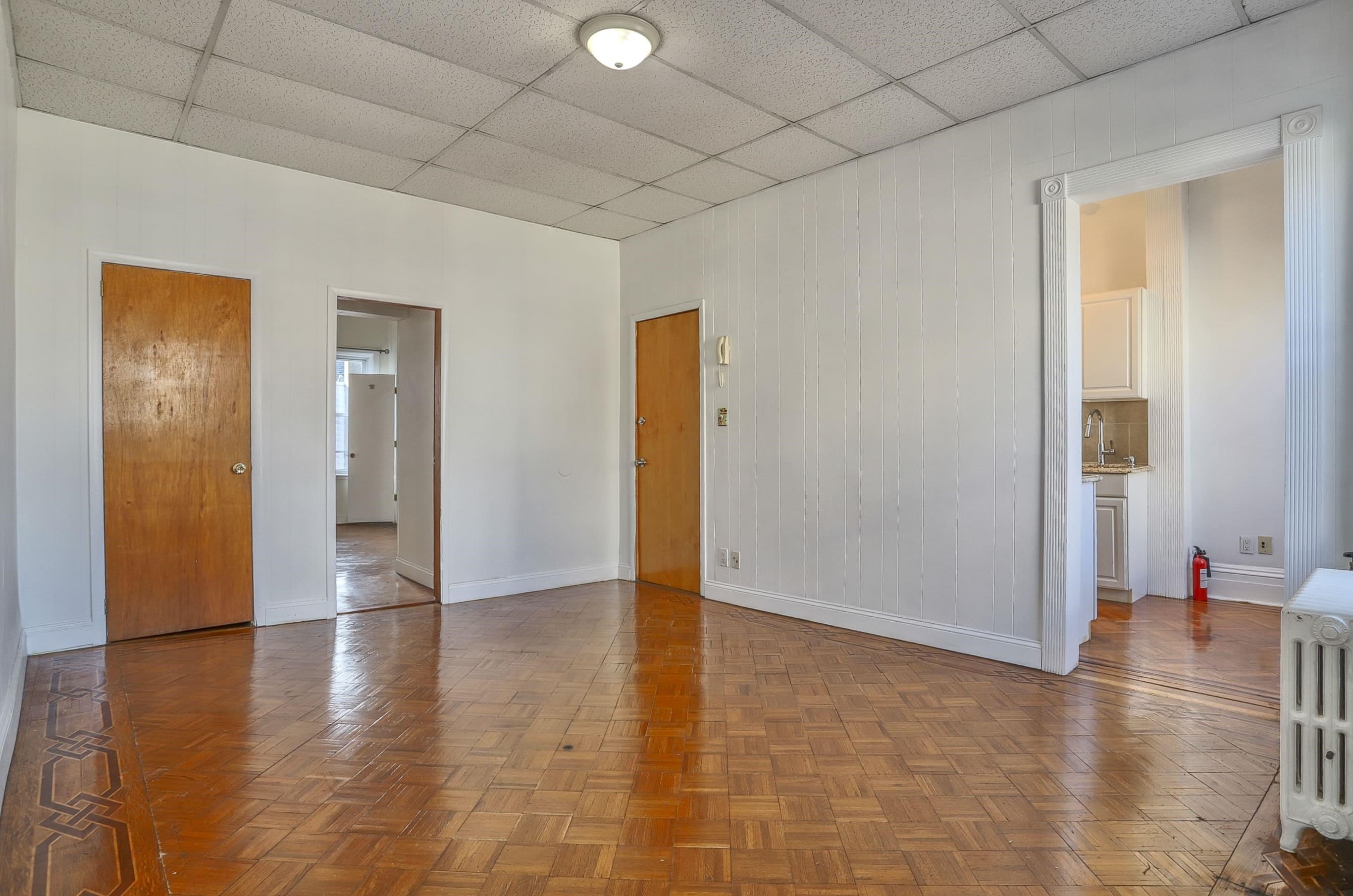 207 JEWETT AVE Unit: 2