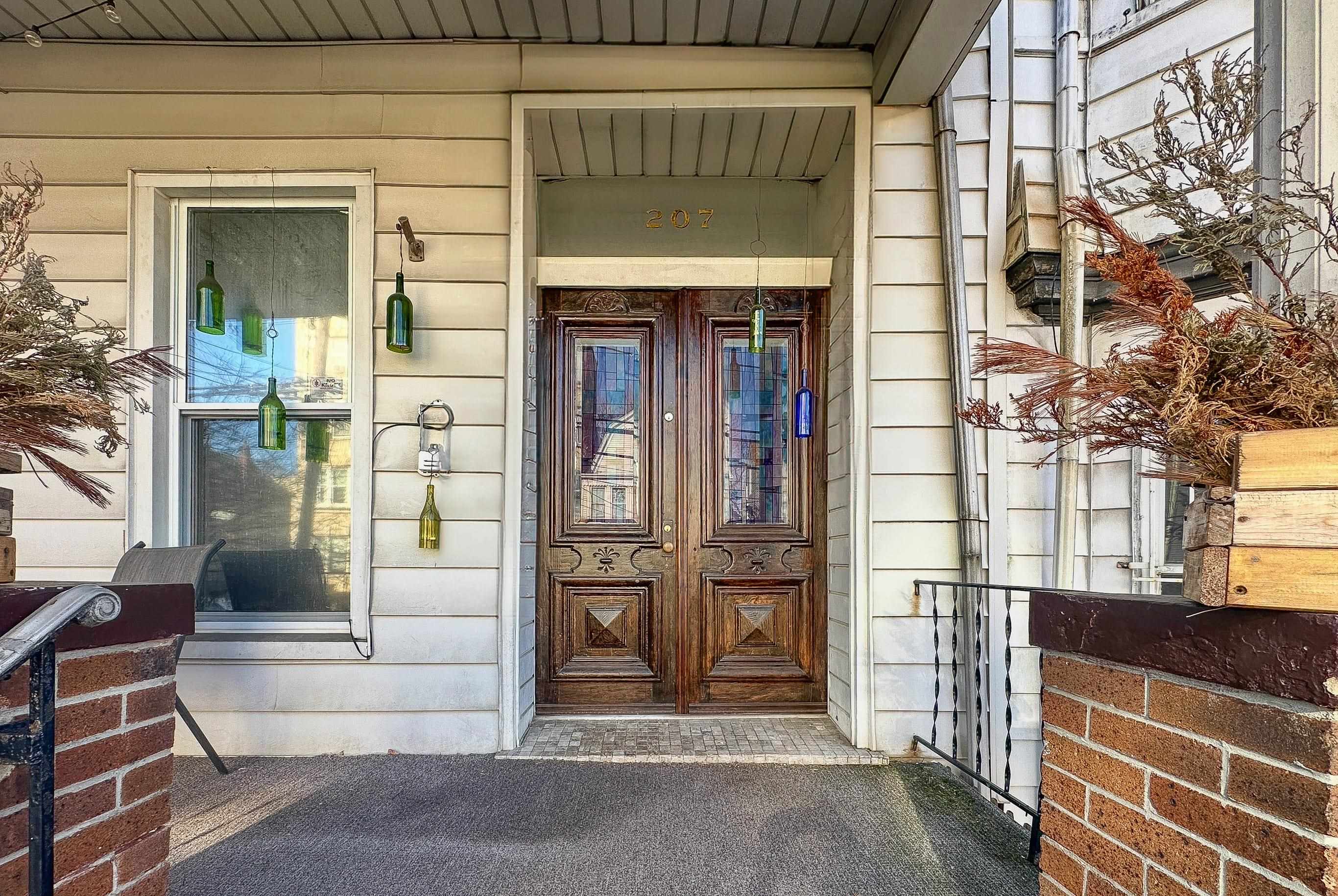 207 JEWETT AVE Unit: 2