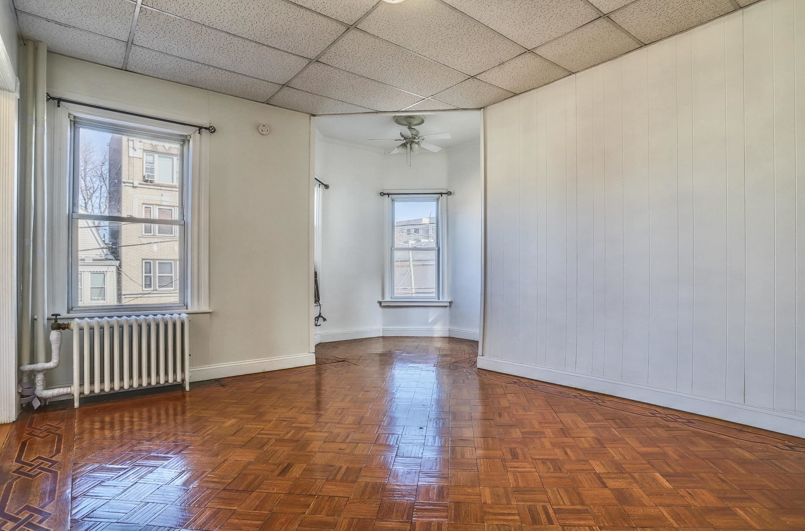 207 JEWETT AVE Unit: 2