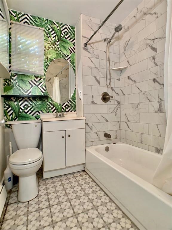 176 HOPKINS AVE Unit: 2R