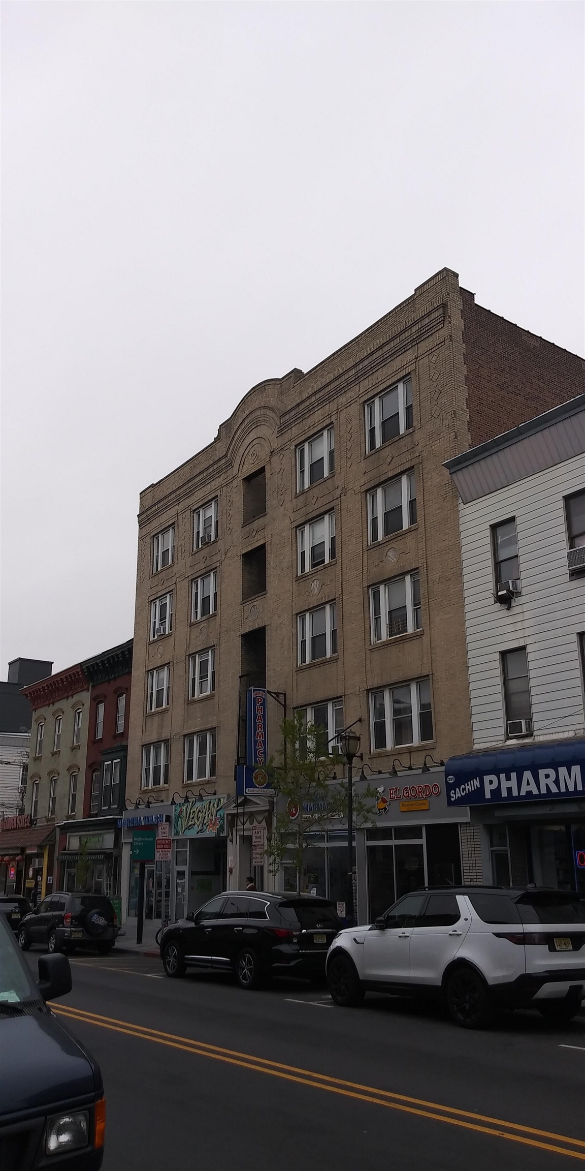 291 CENTRAL AVE Unit: B2