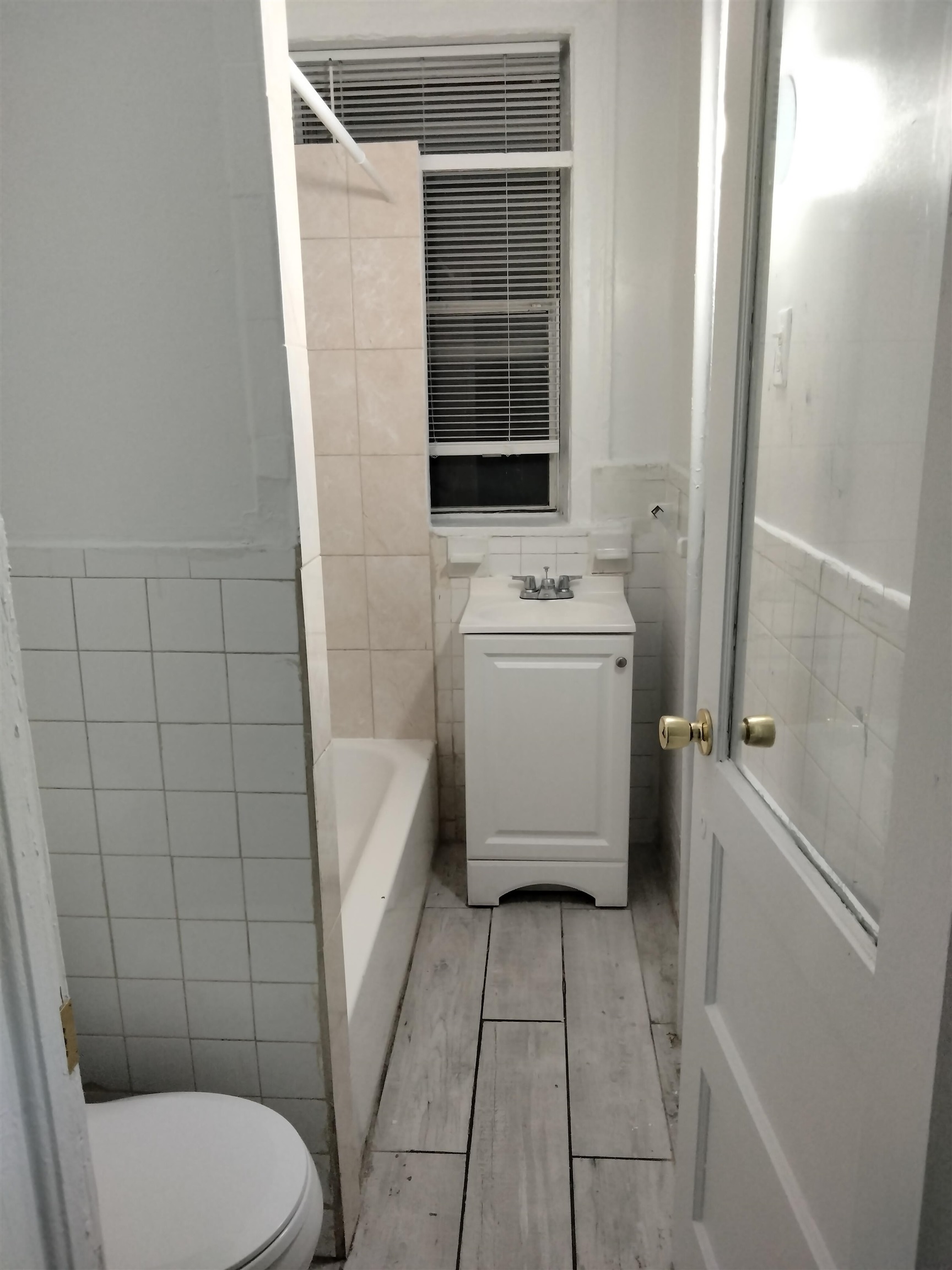 291 CENTRAL AVE Unit: B2