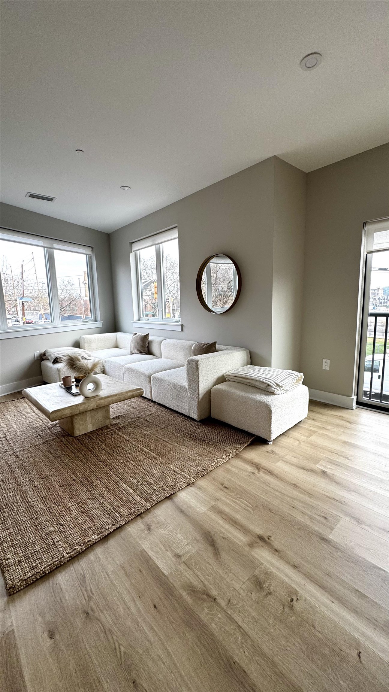 203-205 RANDOLPH AVE Unit: 101