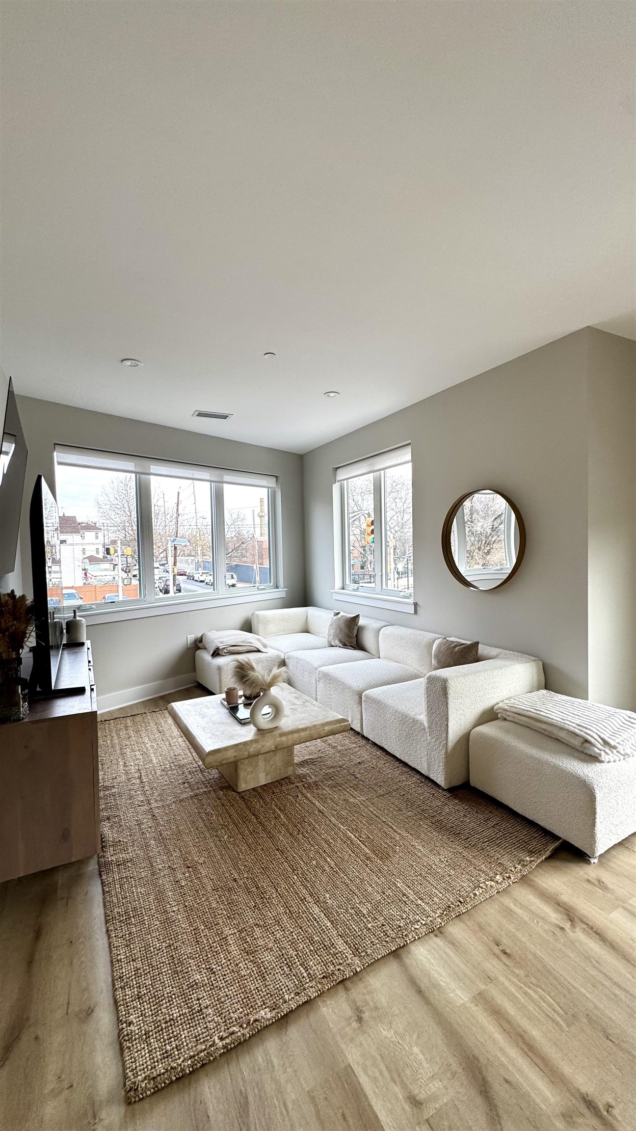 203-205 RANDOLPH AVE Unit: 101