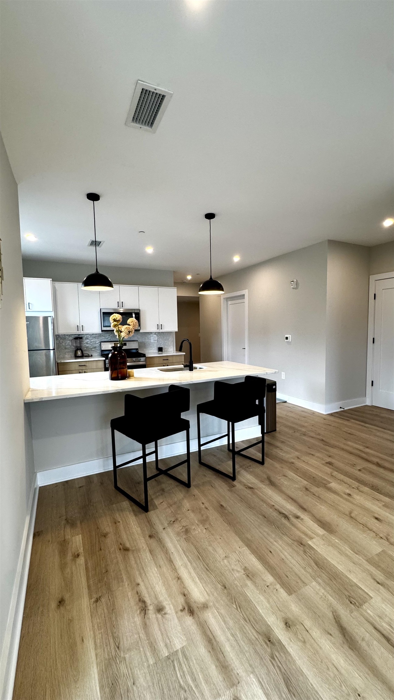 203-205 RANDOLPH AVE Unit: 101