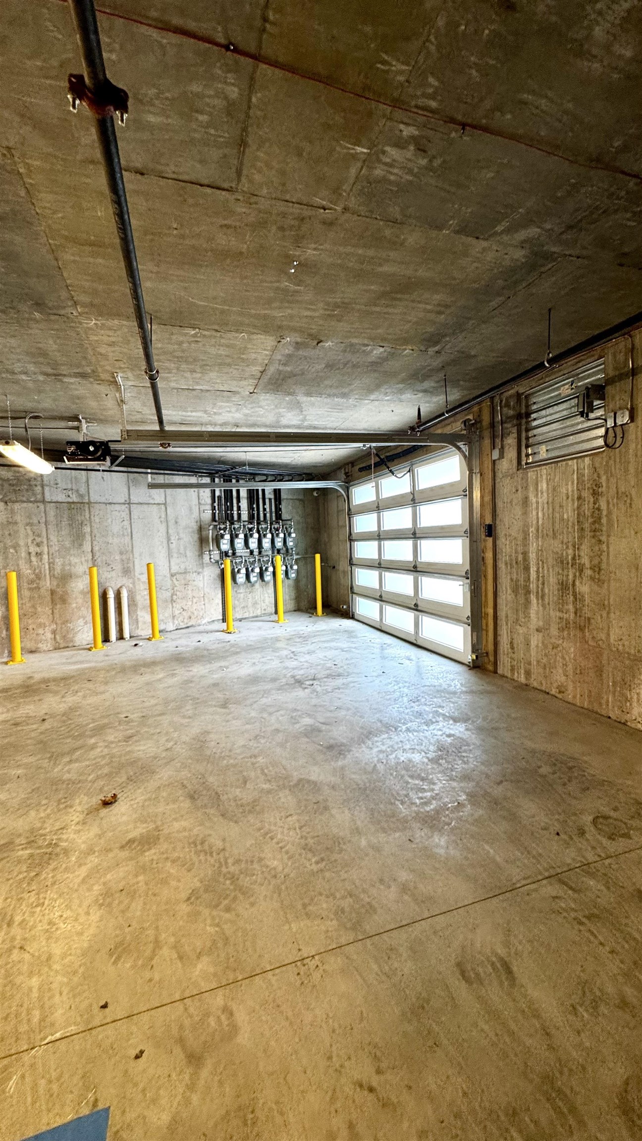 203-205 RANDOLPH AVE Unit: 101