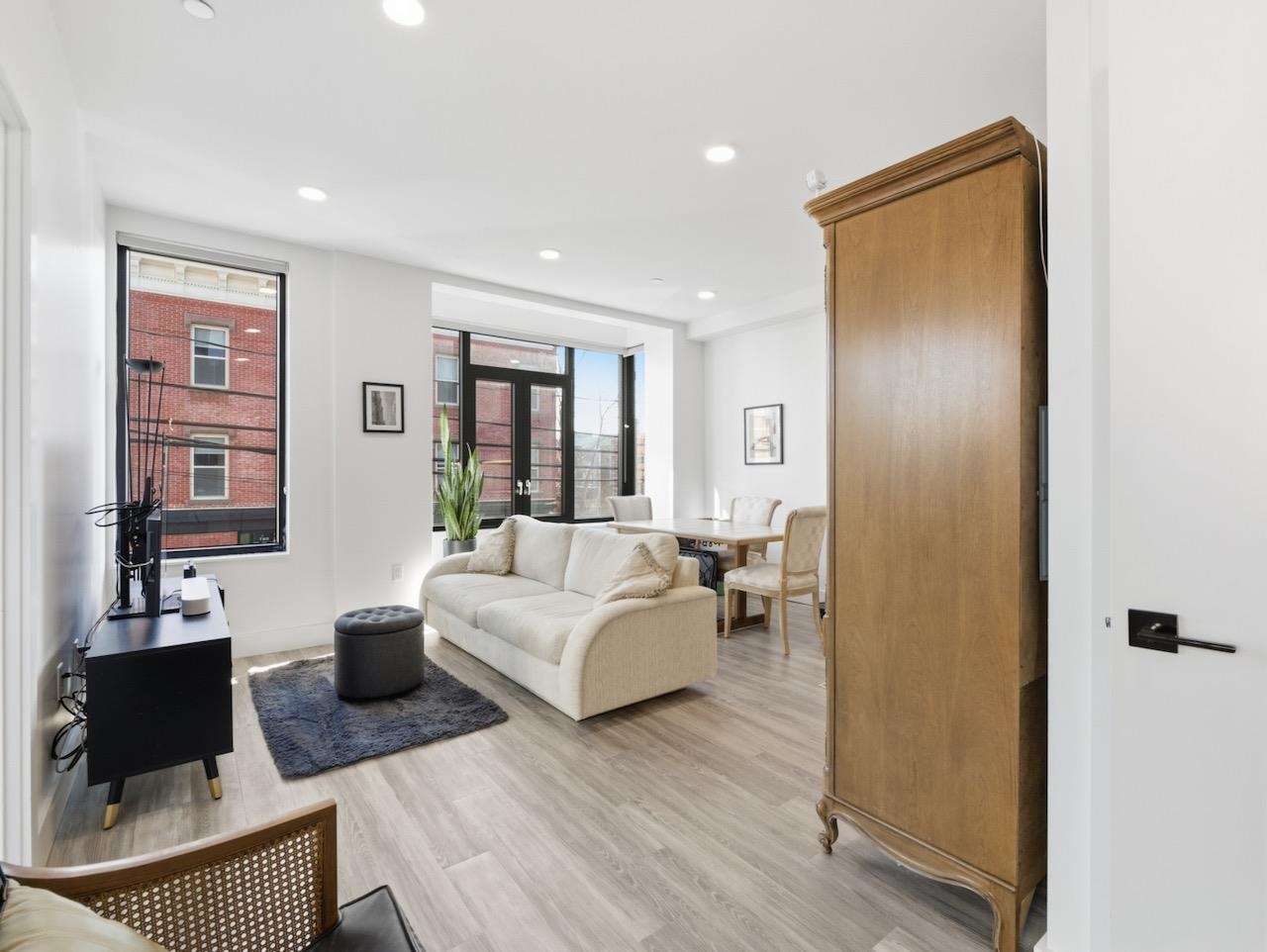 327 COMMUNIPAW AVE Unit: 203