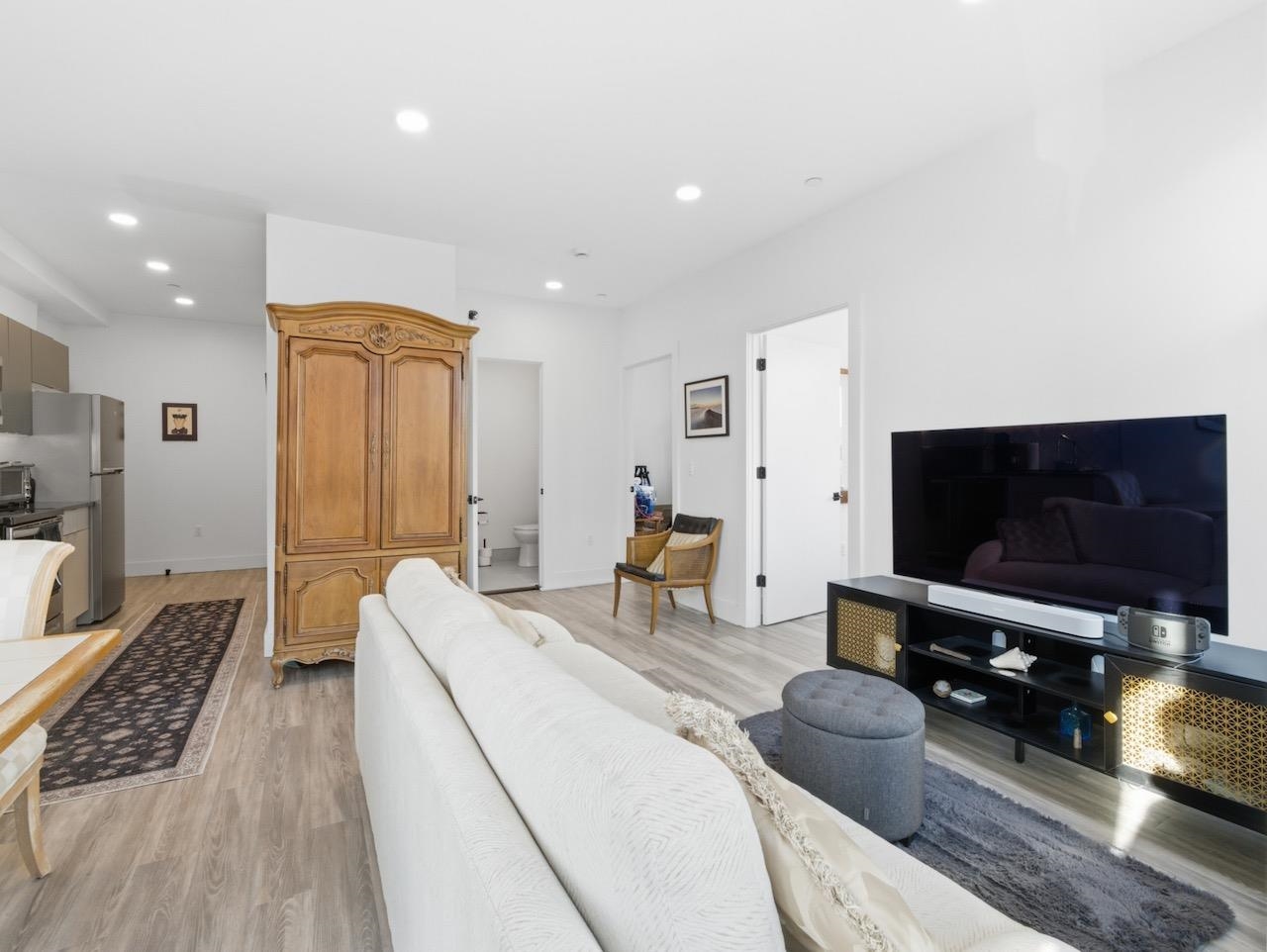 327 COMMUNIPAW AVE Unit: 203
