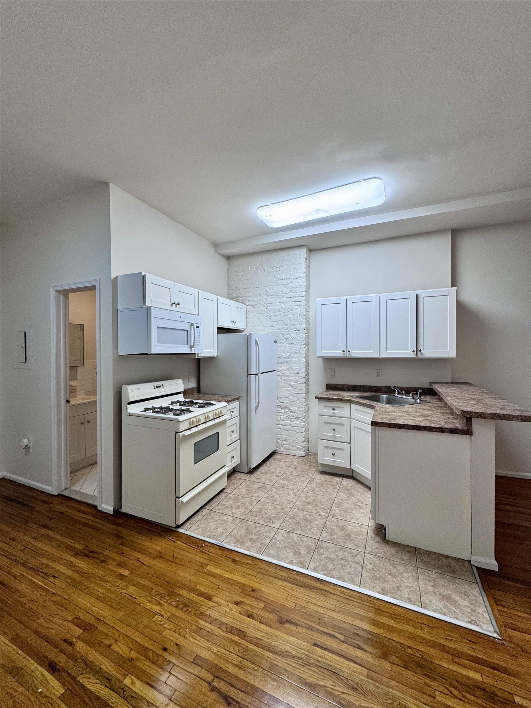 724 OCEAN AVE Unit: 2