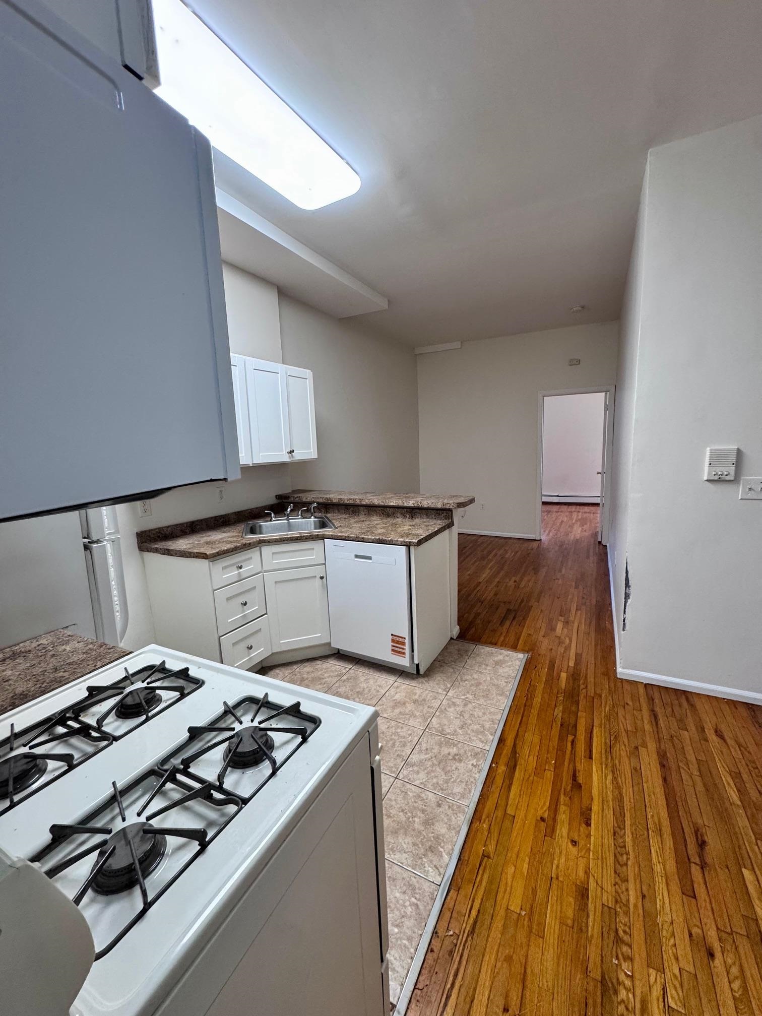 724 OCEAN AVE Unit: 2