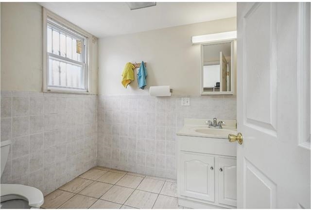 2029-31 BERGENLINE AVE