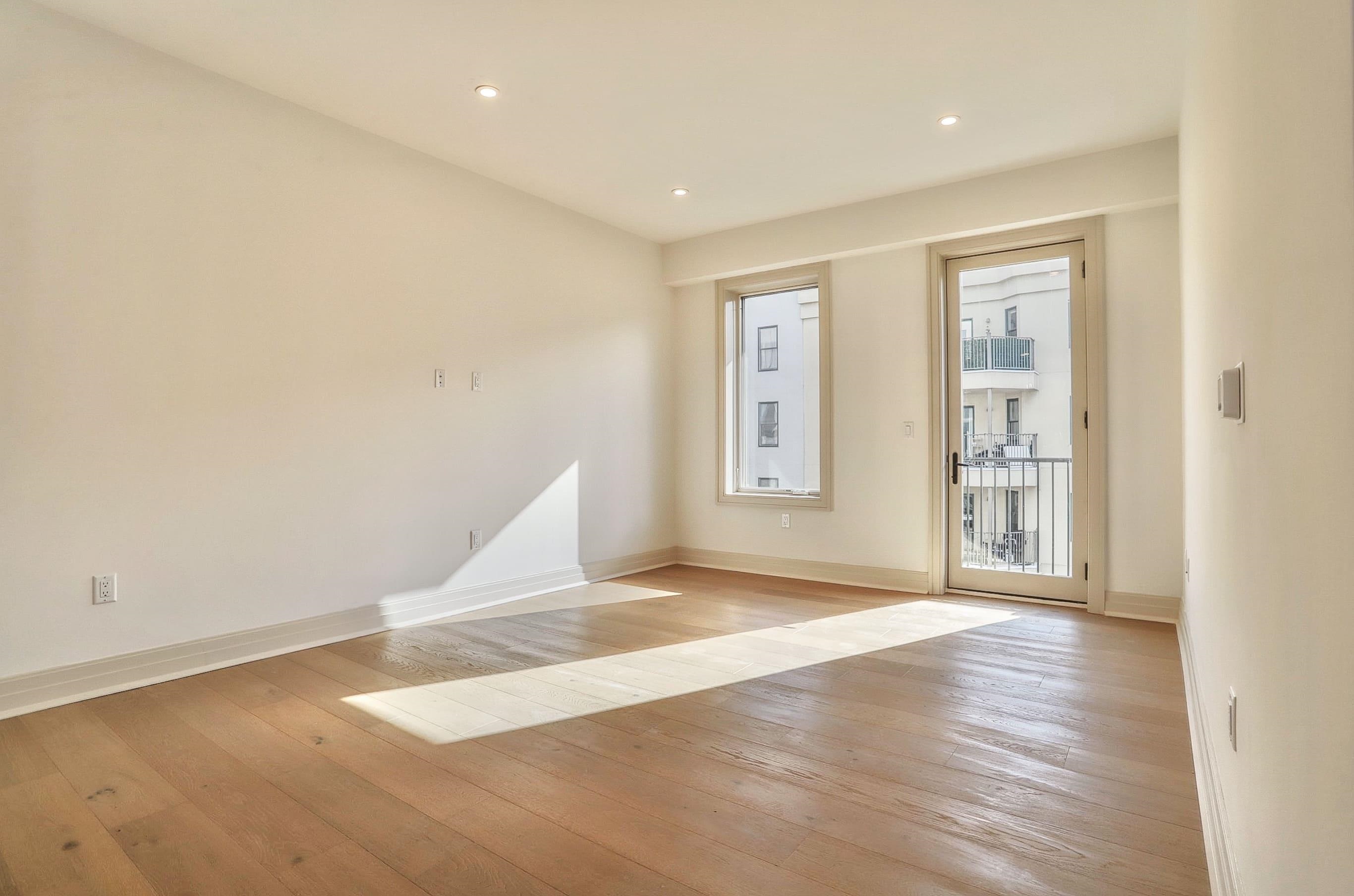 921 MADISON ST Unit: 501