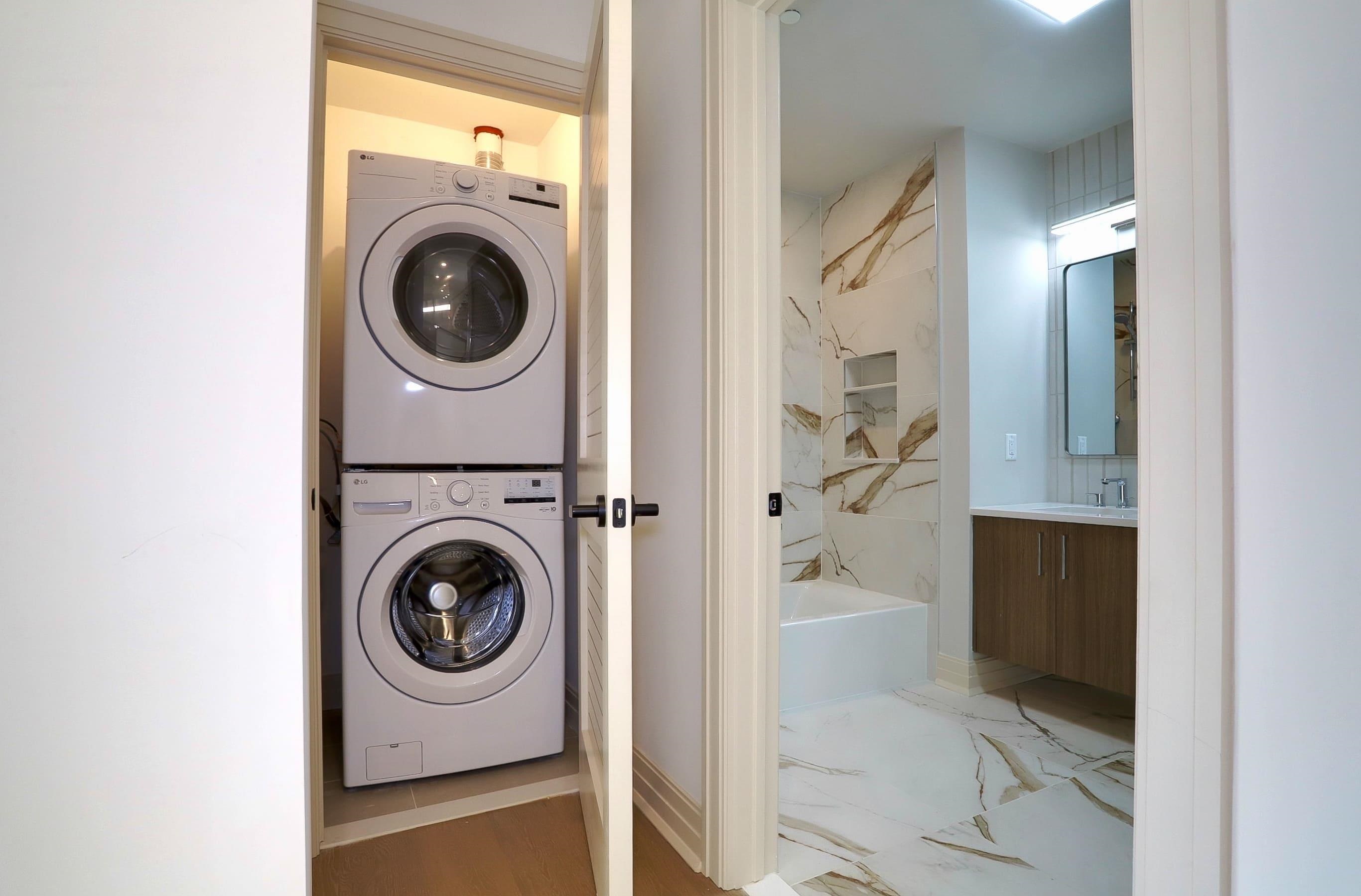 921 MADISON ST Unit: 501