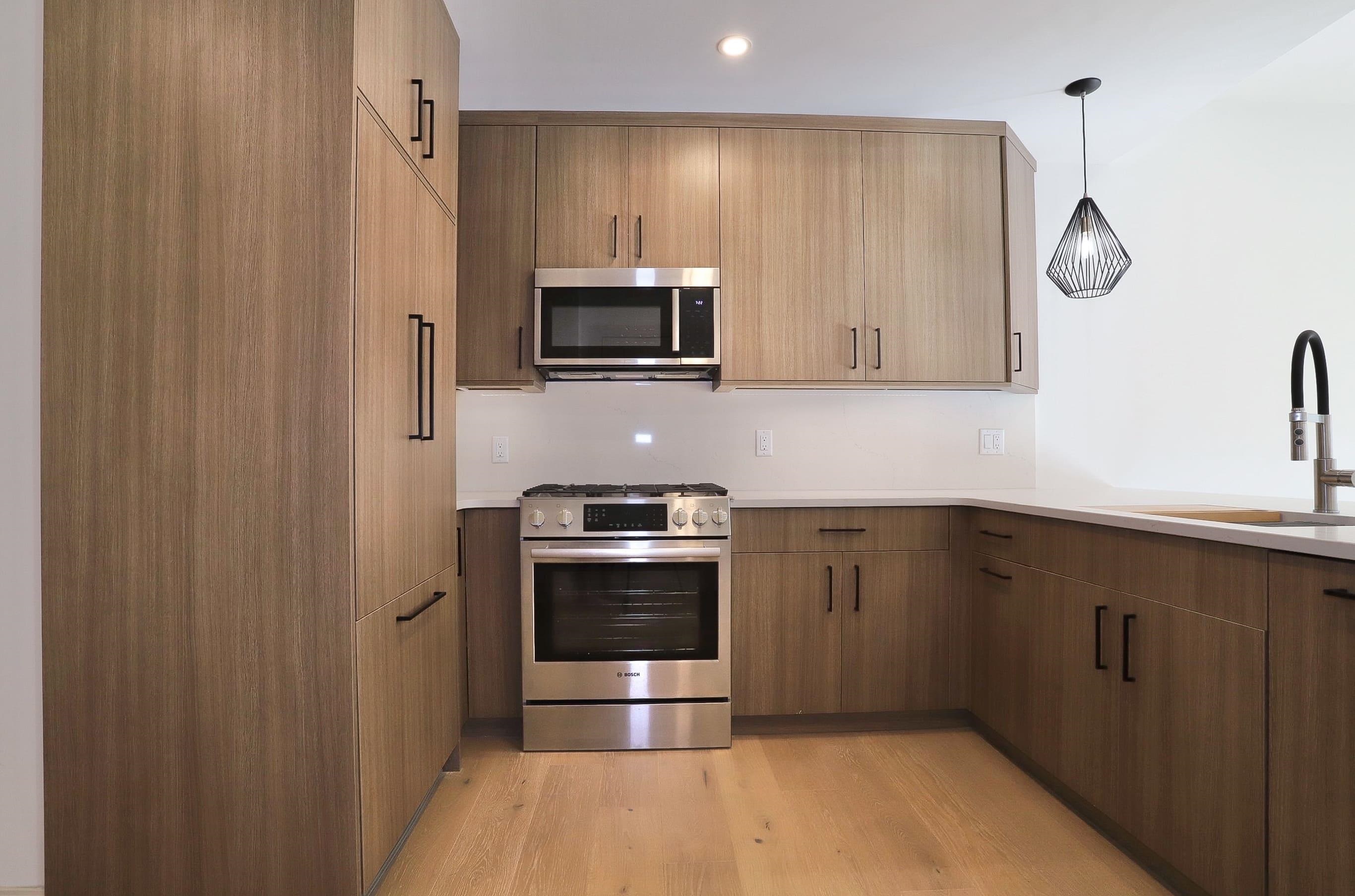 921 MADISON ST Unit: 501