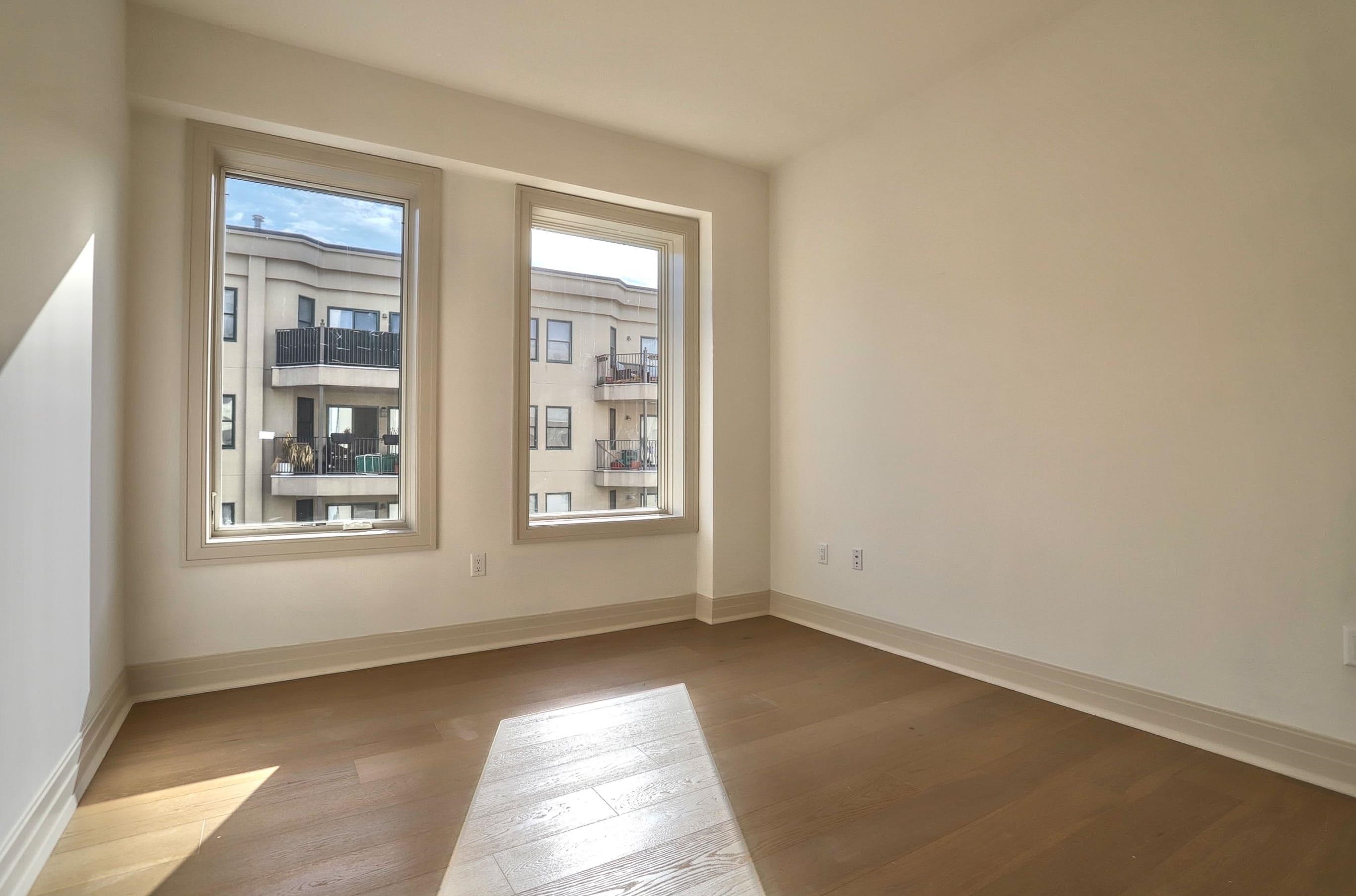 921 MADISON ST Unit: 501