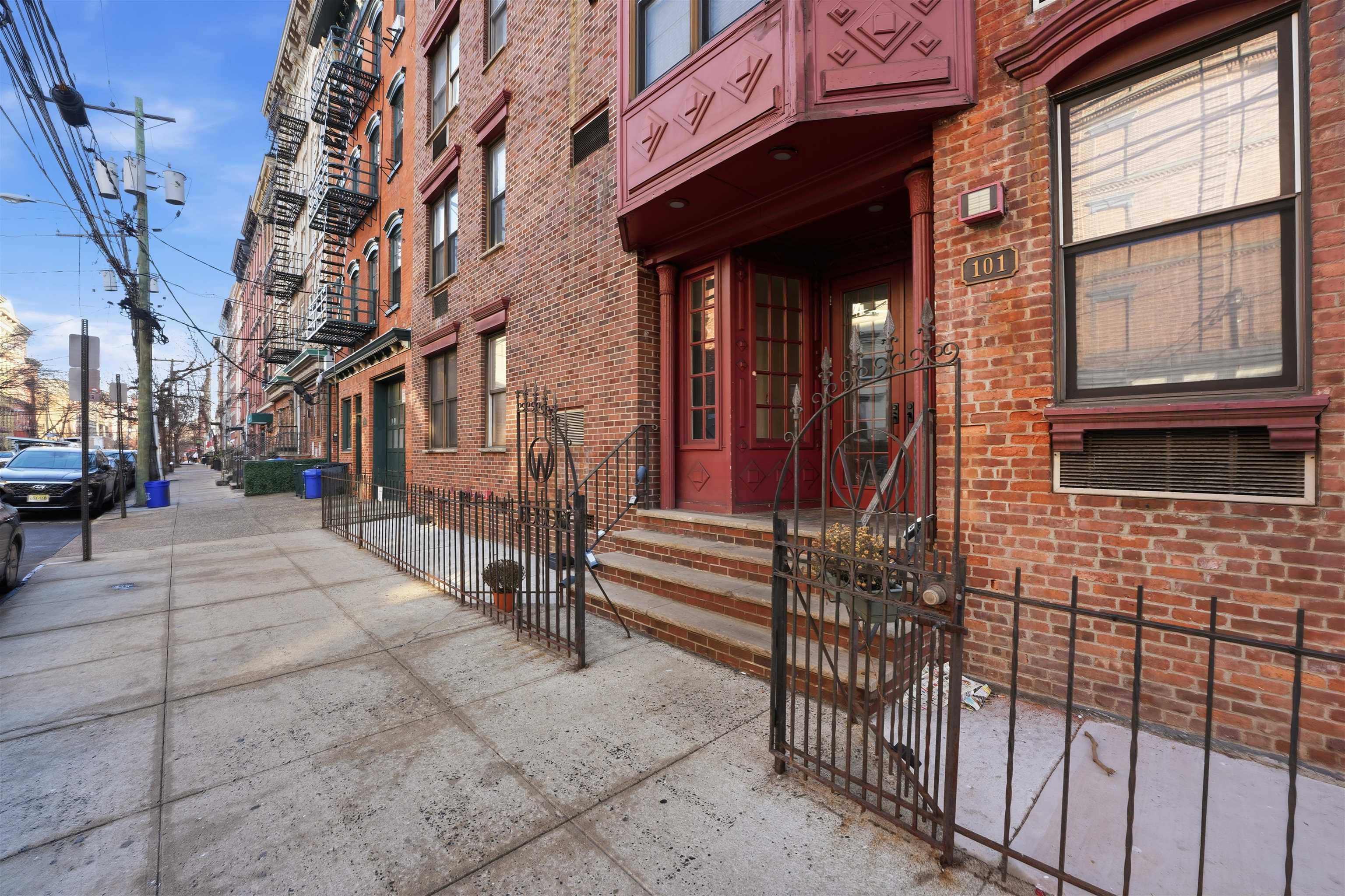 101 WILLOW AVE Unit: 2E