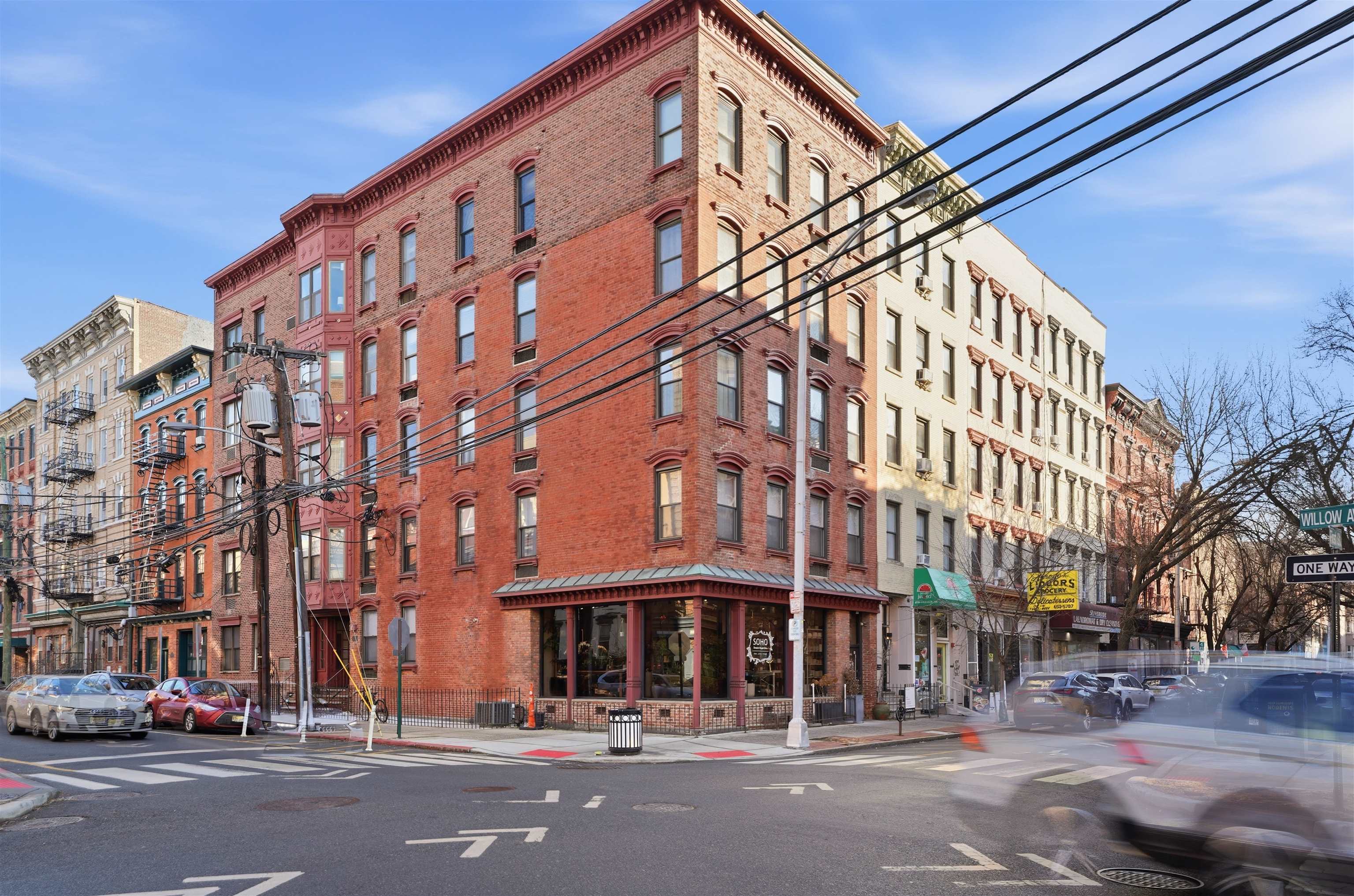 101 WILLOW AVE Unit: 2E