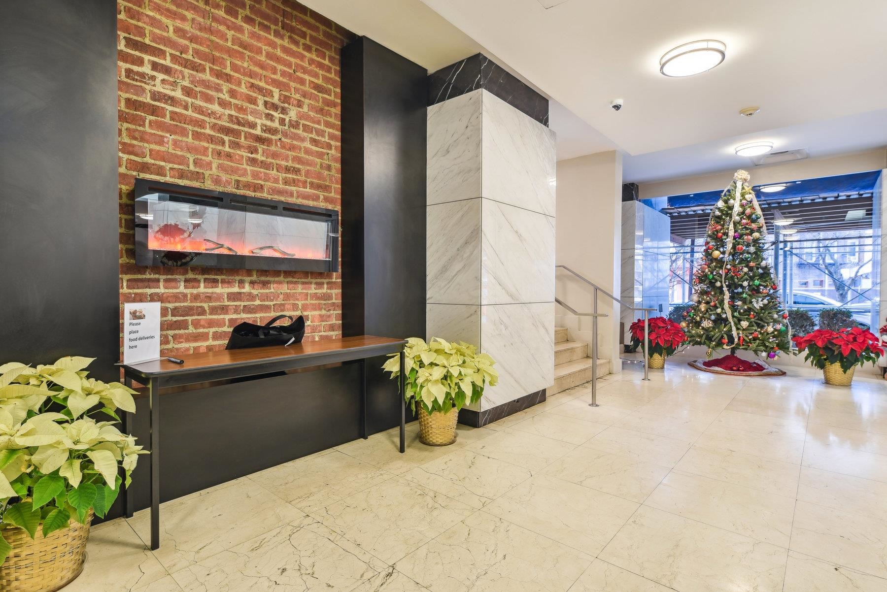 500 CENTRAL AVE Unit: 302