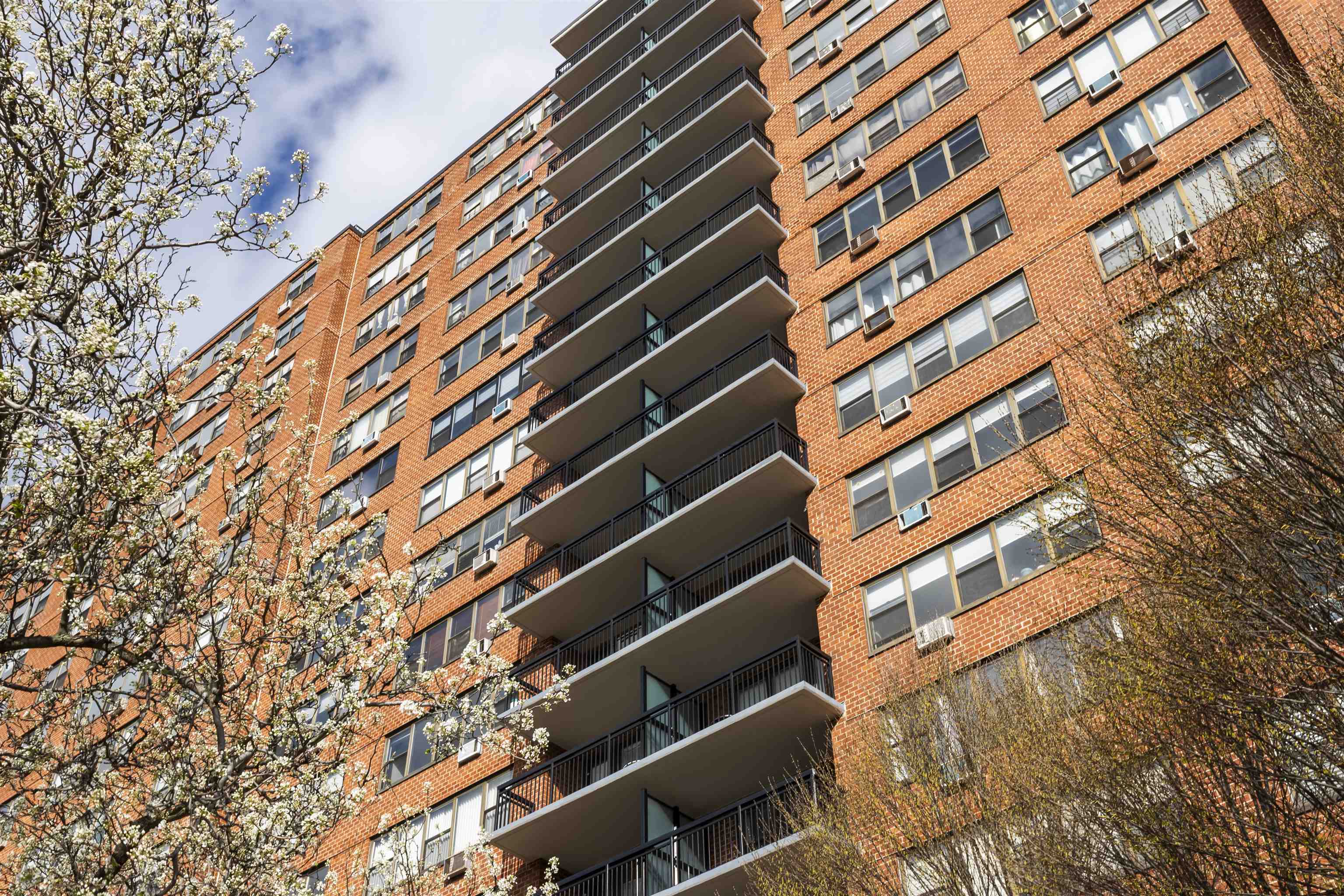 500 CENTRAL AVE Unit: 302