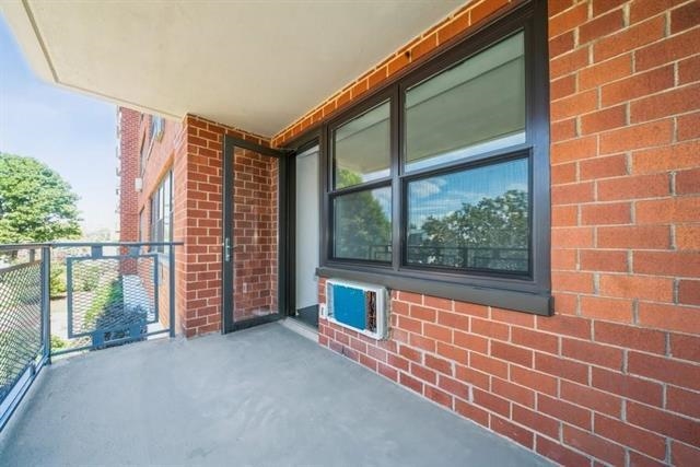 500 CENTRAL AVE Unit: 302