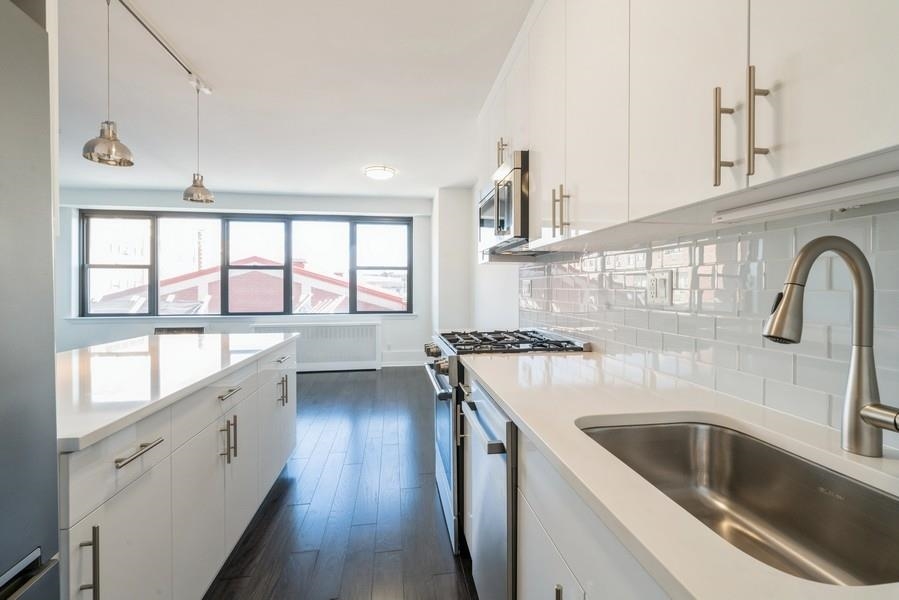 500 CENTRAL AVE Unit: 302