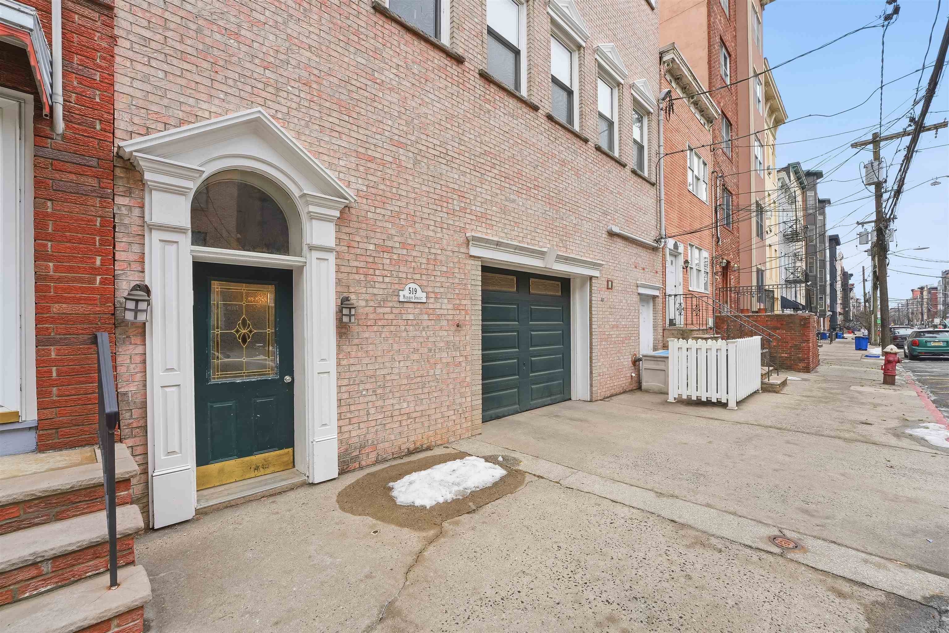 519 MONROE ST Unit: 1B