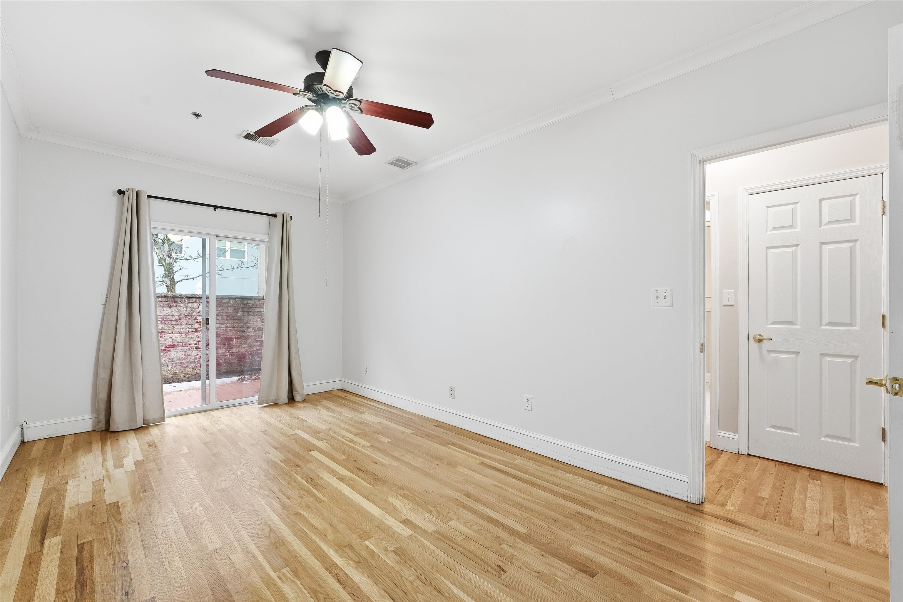 519 MONROE ST Unit: 1B